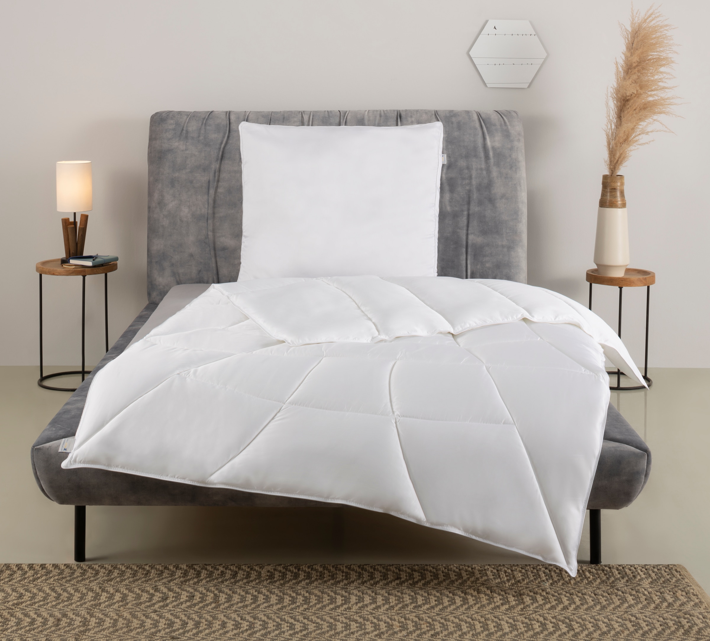 Älgdröm Synthetikkopfkissen »Lotus, Kopfkissen 40x80, 80x80«, Füllung: 100% Polyester, Bezug: 100% Lyocell, (1 St.), Kissen für erholsamen Schlaf, weich und langlebig