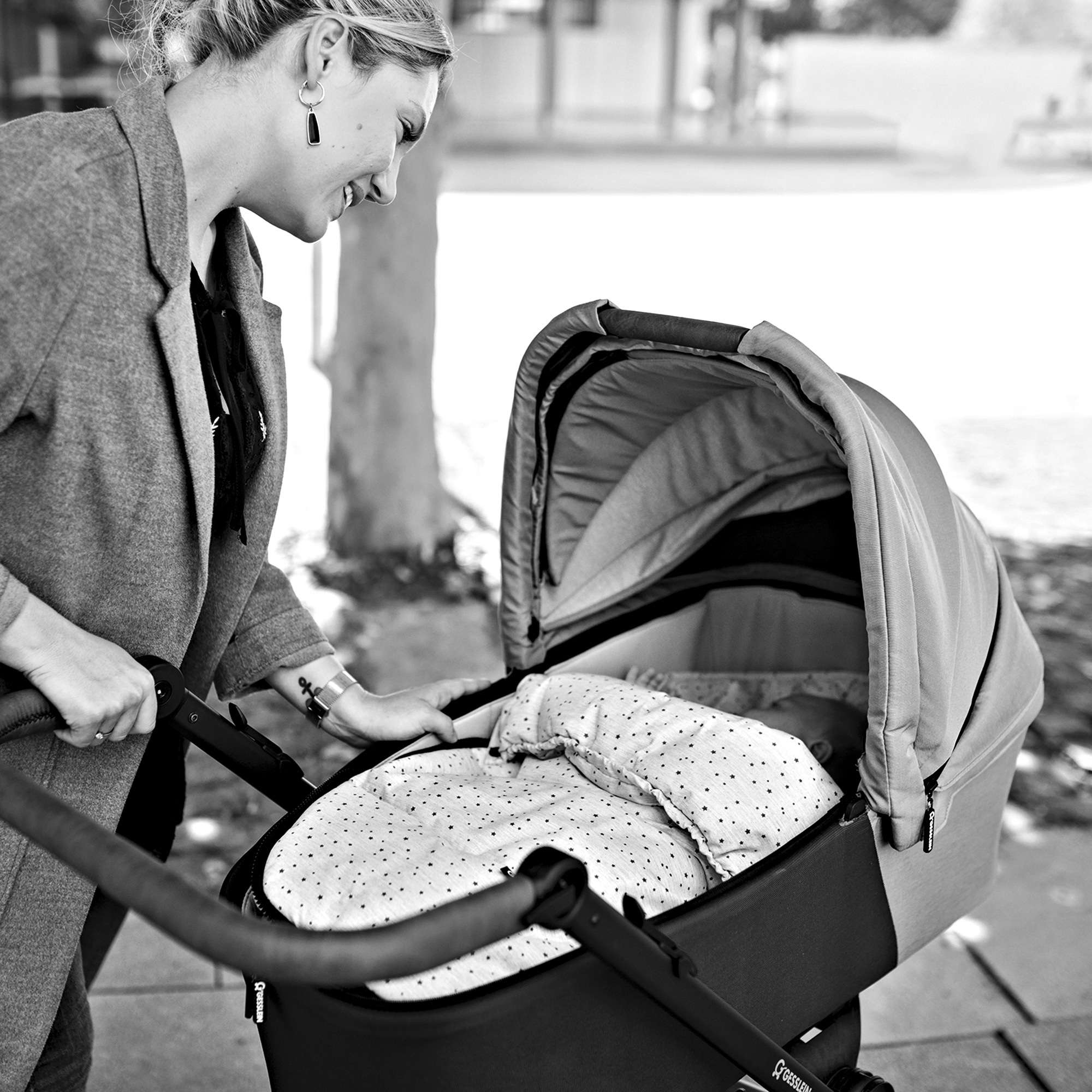 Gesslein Babywanne »Baby Nestchen, grau Tupfen«, für Kinderwagenwannen, Tragetaschen, Babyschalen oder Sportwagensitz