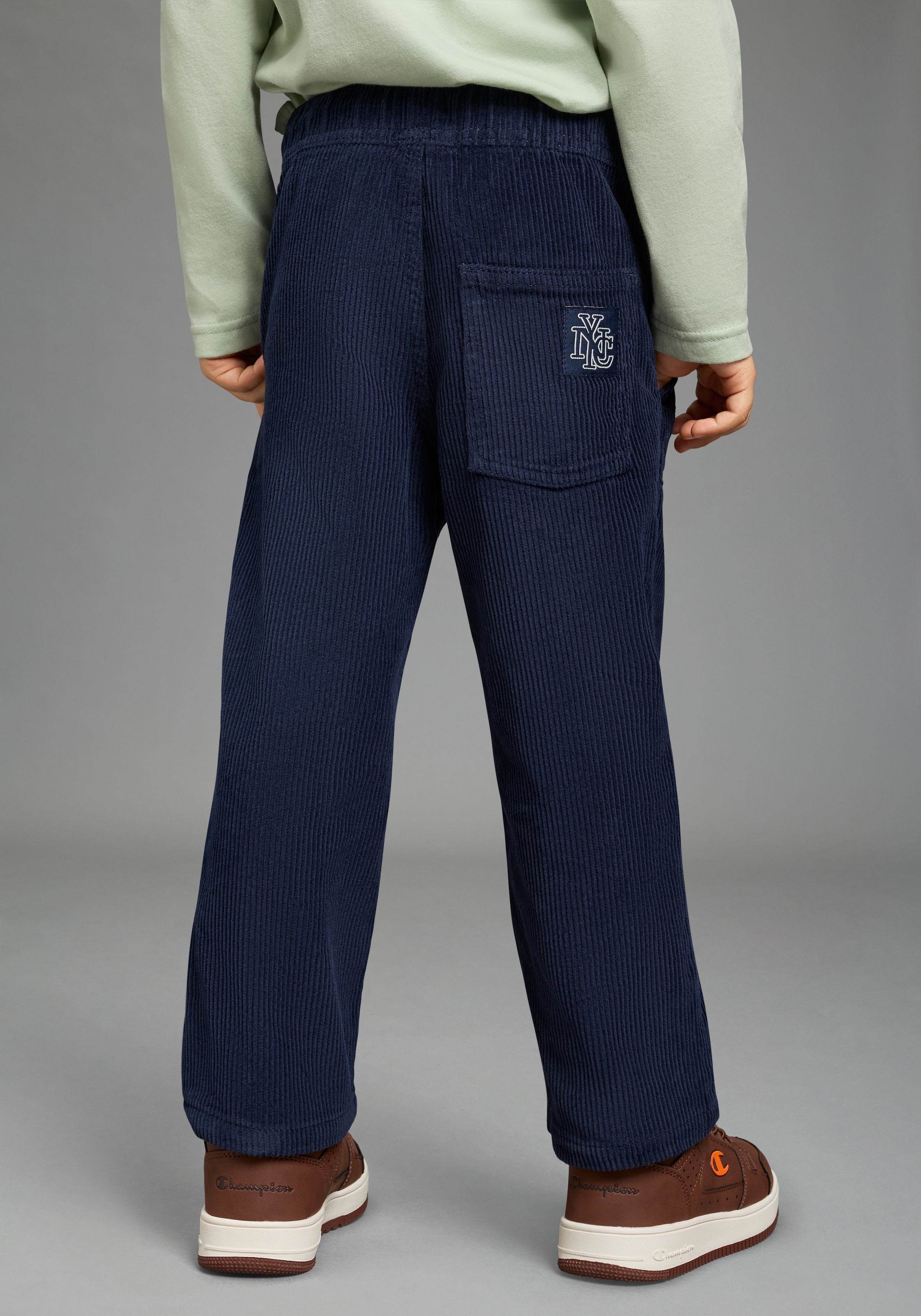 KIDSWORLD Cordhose »Breitcord-Cordhose«  lange, gerade Passform, für Jungen, modischer Basic-Style