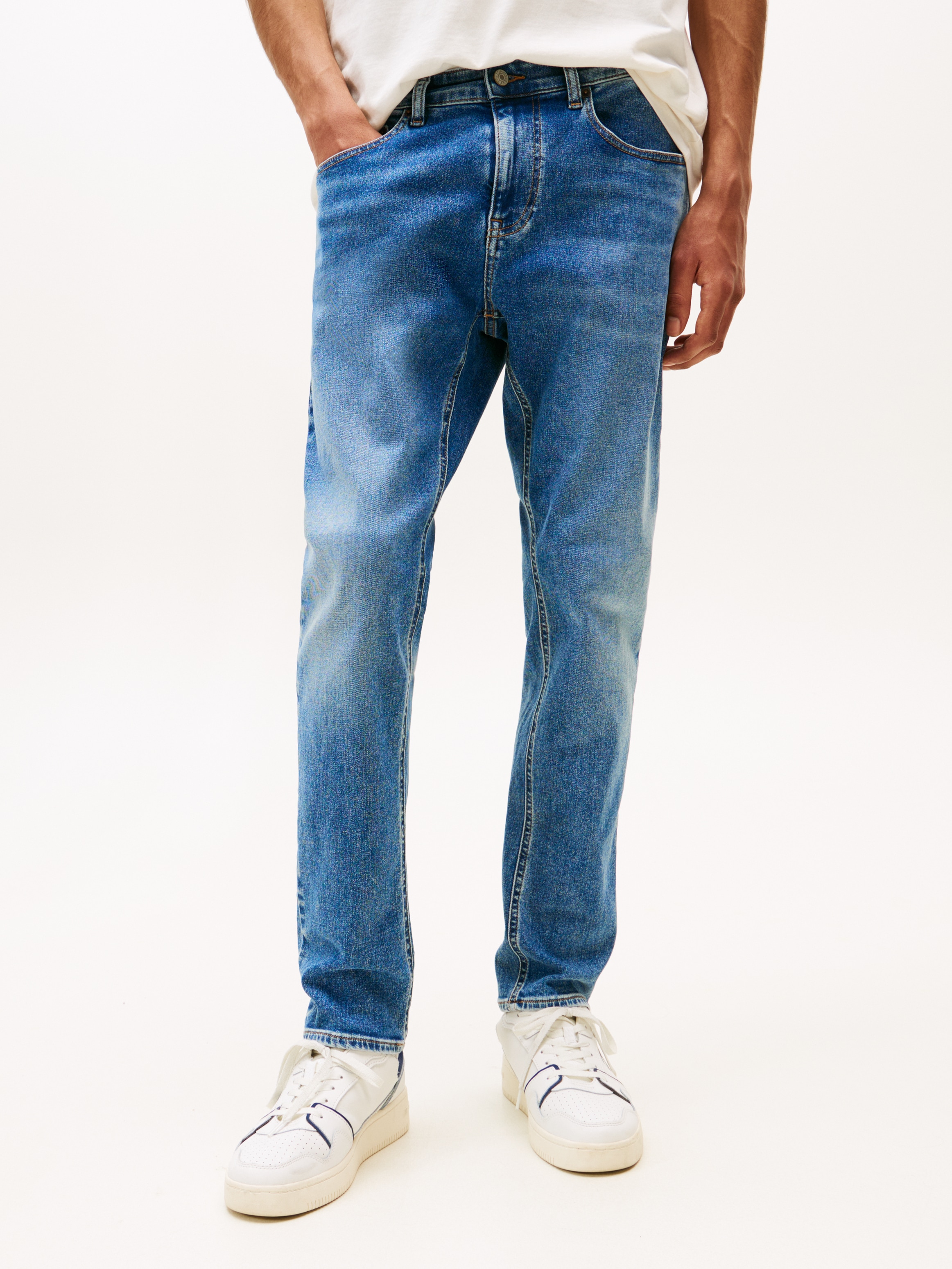 Tommy Jeans Slim-fit-Jeans »Austin Slim Tapered«, zum Knöchel hin schmaler werdende Jeans mit mittlerer Leibhöhe