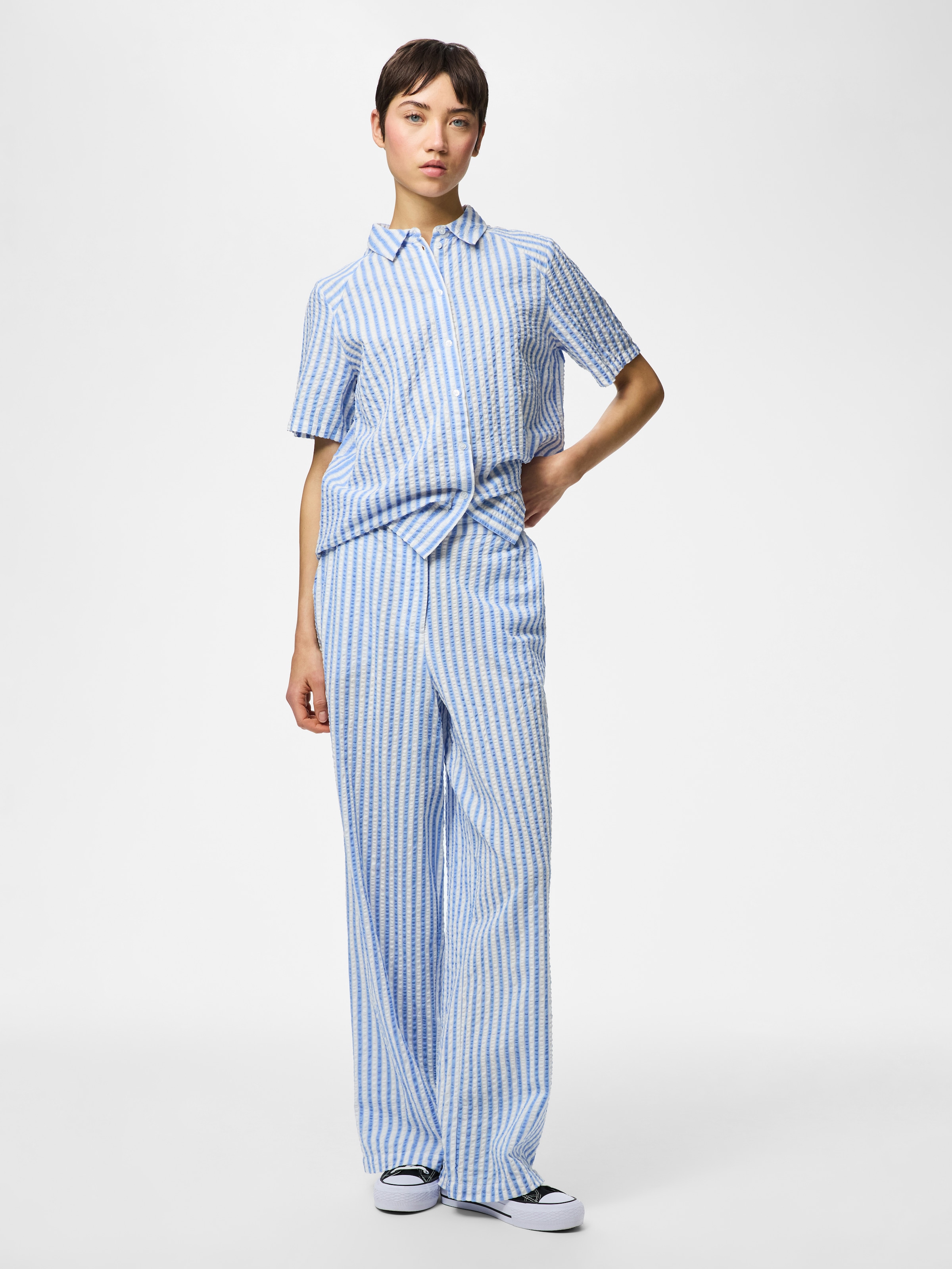 pieces Hemdbluse »PCSTINNA SS SHIRT WVN NOOS BC« mit Streifenmuster