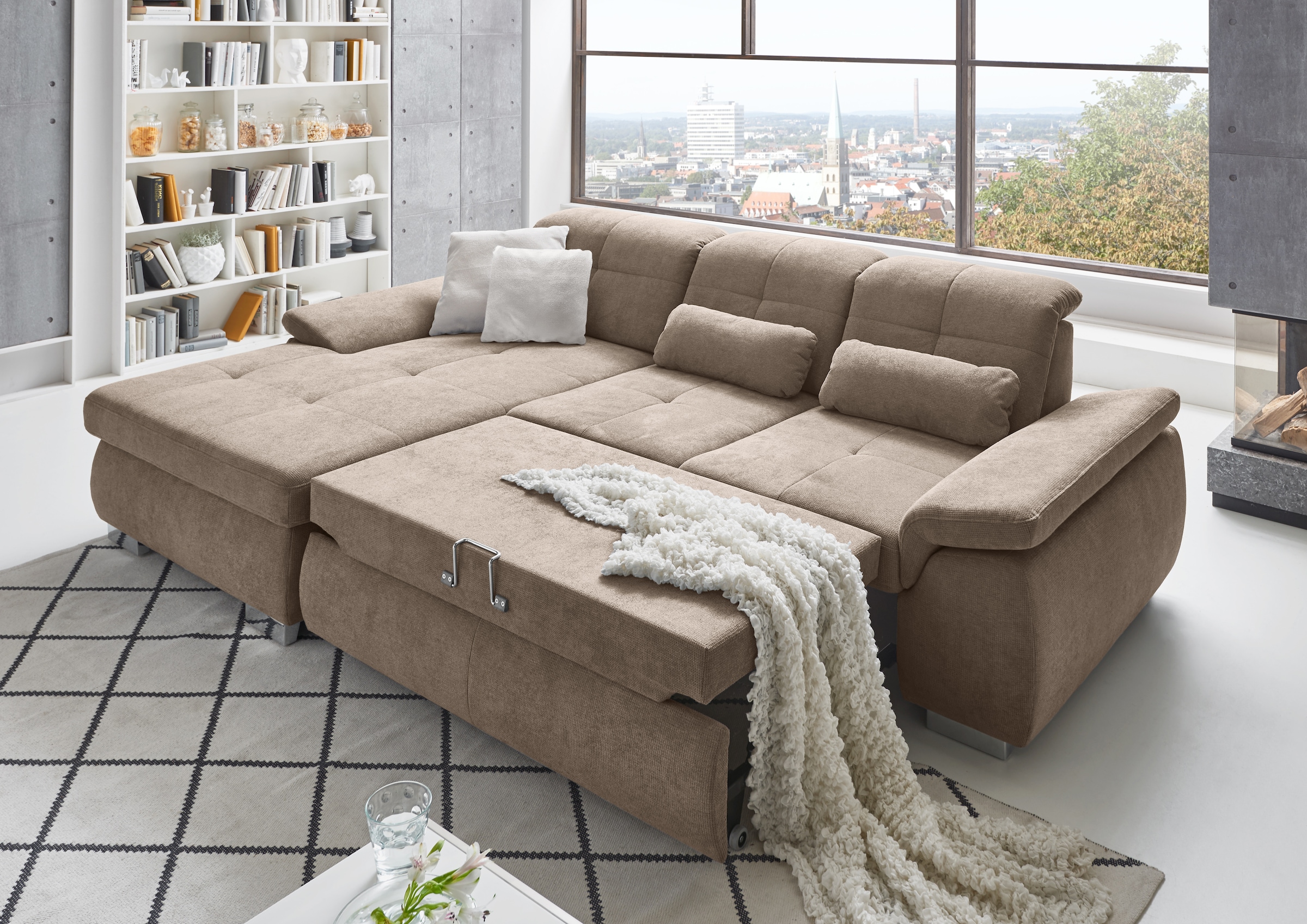 Die PlanBar Ecksofa »MP-IN16037 L-Form mit Kaltschaum-Polsterung«, mit Sitztiefenverstellung & Zierkissen