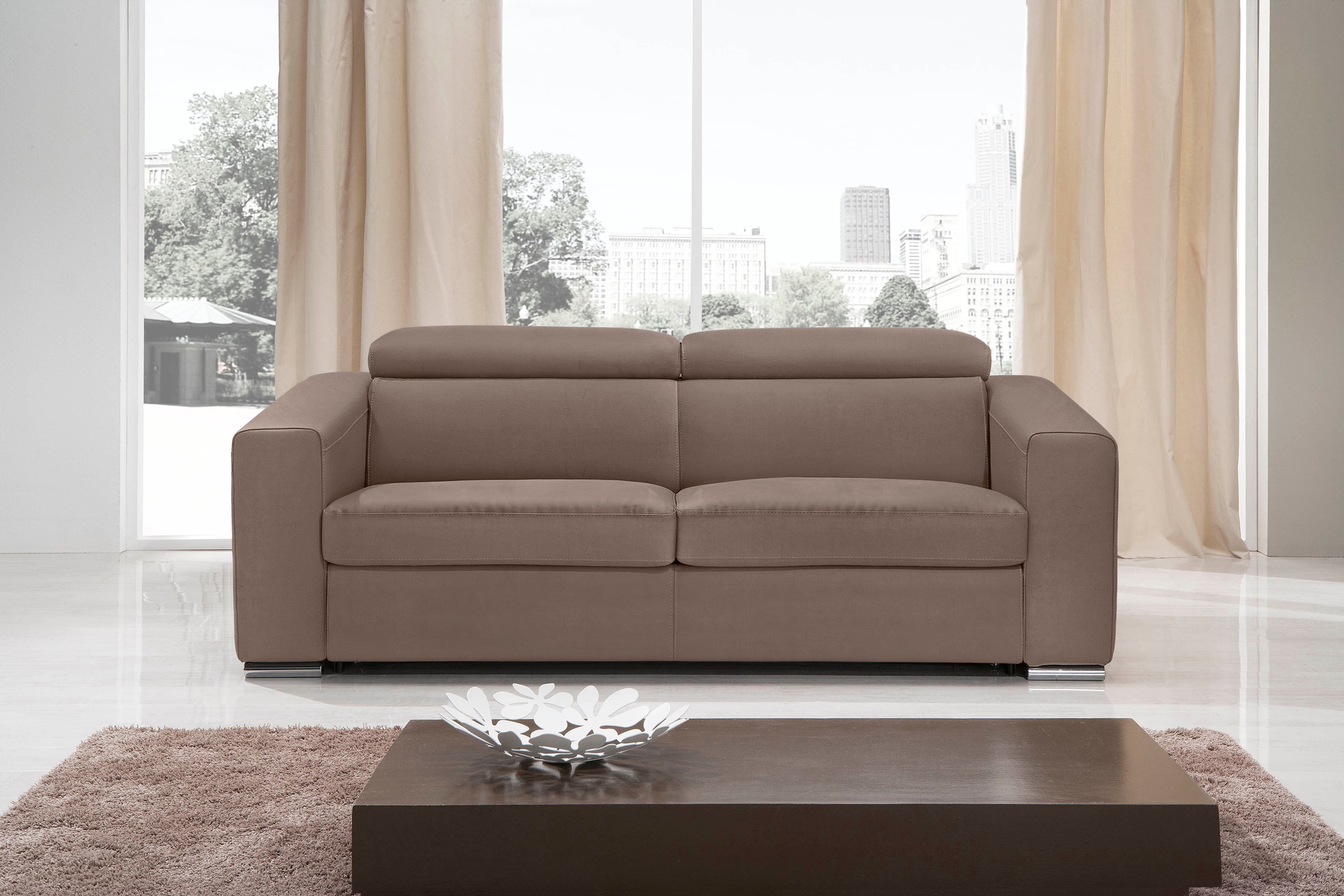 Egoitaliano Schlafsofa »Cabiria, Design und super Sitz- und Liegekomfort«, Sofa inkl. Schlaffunktion, Kopfteile verstellbar, mit Metallfüßen