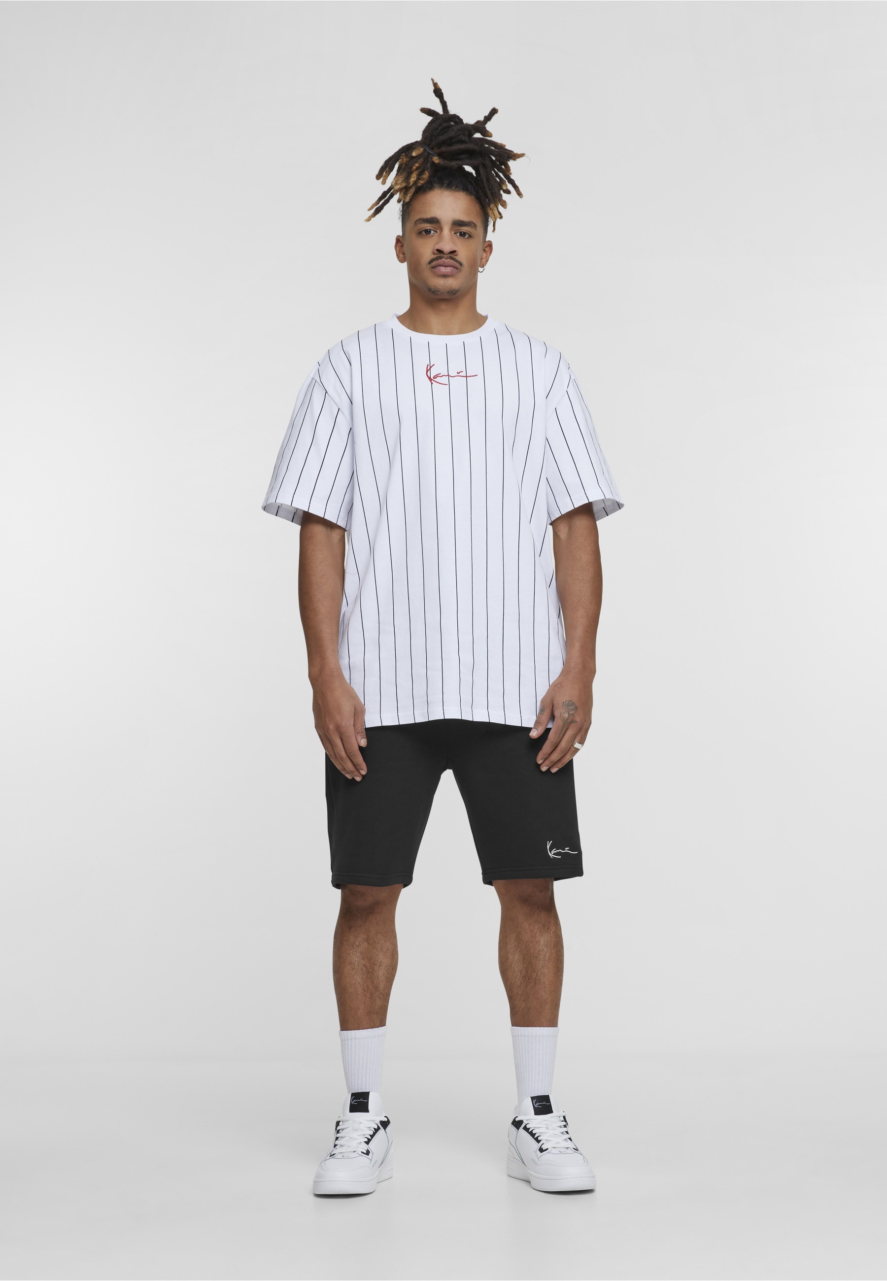 Karl Kani Stoffhose »Karl Kani Herren KKMQ22003BLK SIGNATURE SHORTS BLK«