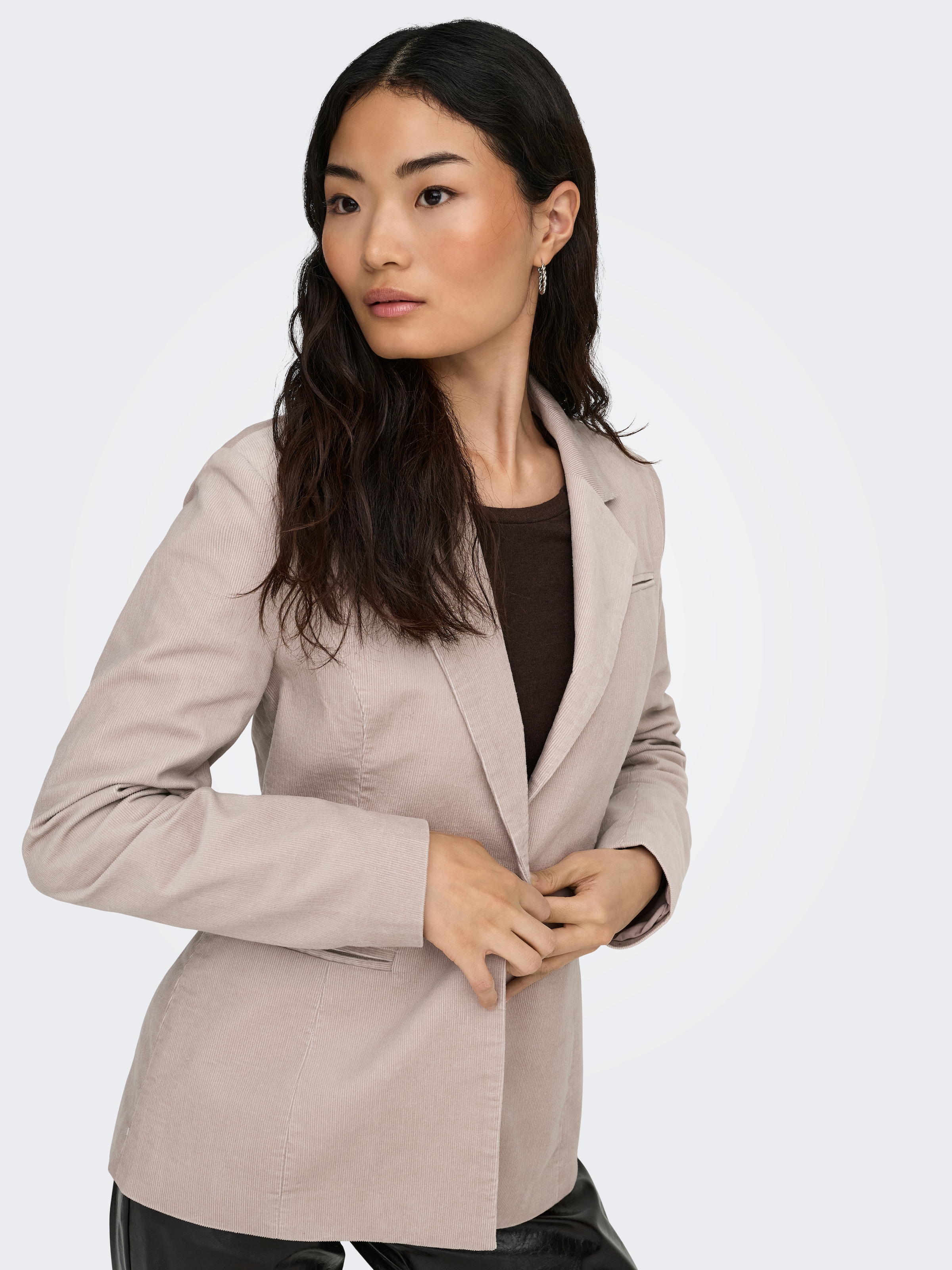 ONLY Kurzblazer »ONLNESSA L/S CORD FIT BLAZER CC TLR« aus Cord, regular fit, schmale Ärmel