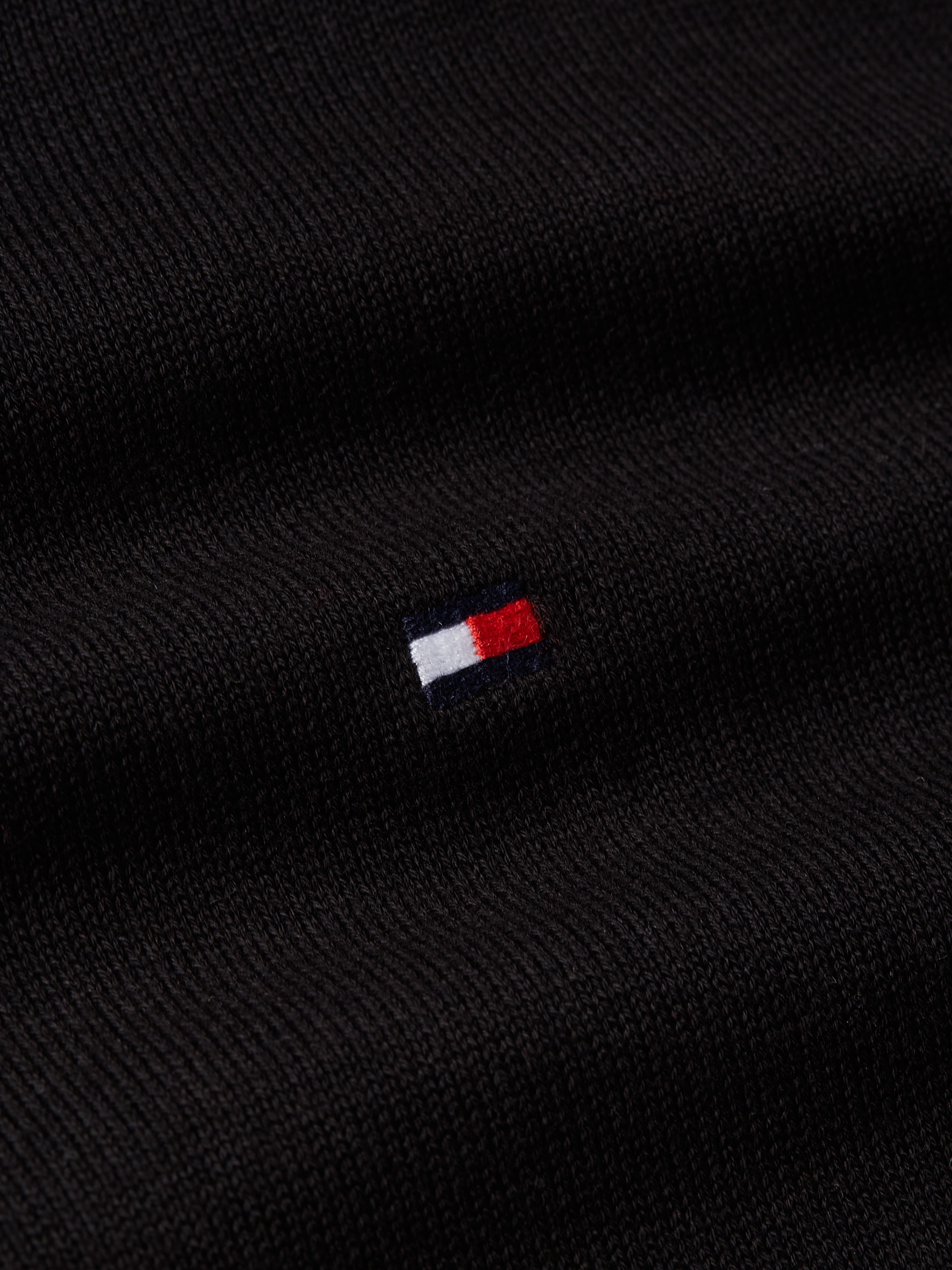 Tommy Hilfiger Strickpullover »ESSENTIAL COTTON V NECK mit V-Ausschnitt und Stickerei«, unifarben, casual, regular fit, Baumwolle, V-Ausschnitt