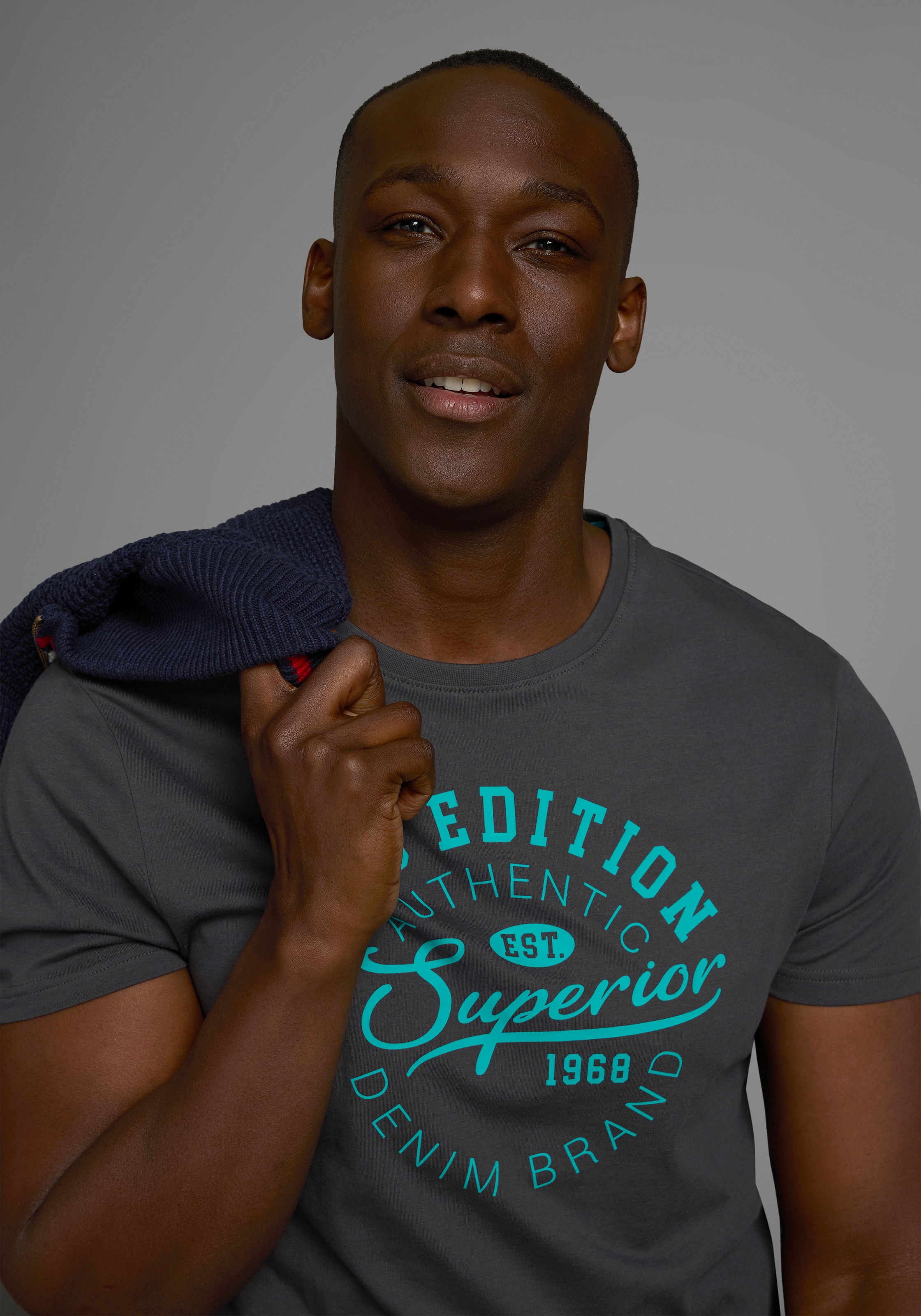 AJC T-Shirt, Kurzarm, schmale Passform, im Vintage-Design