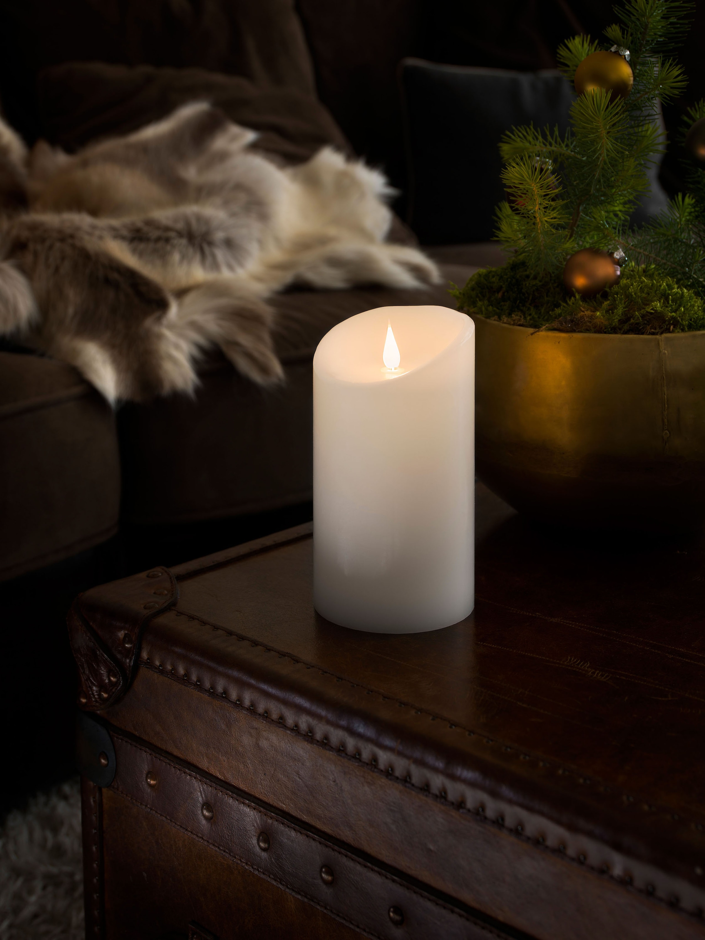 KONSTSMIDE LED-Kerze »Weihnachtsdeko«, LED Echtwachskerze, weiß, mit 3D Flamme, Ø 10 cm, Höhe: 18 cm