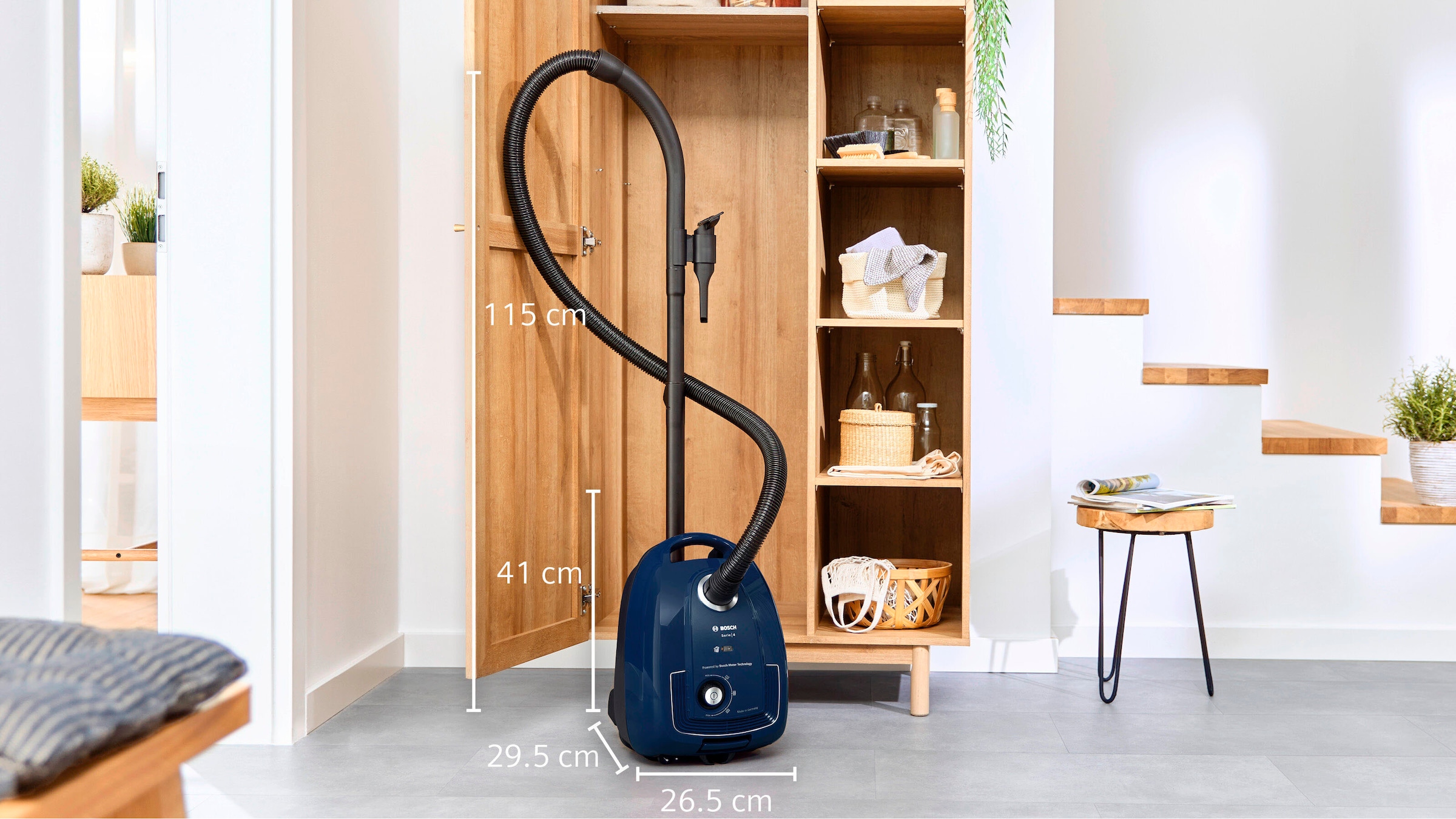 BOSCH Bodenstaubsauger »BGD38BU2«, 600 W, mit Beutel, aus 30 % recyceltem Kunststoff