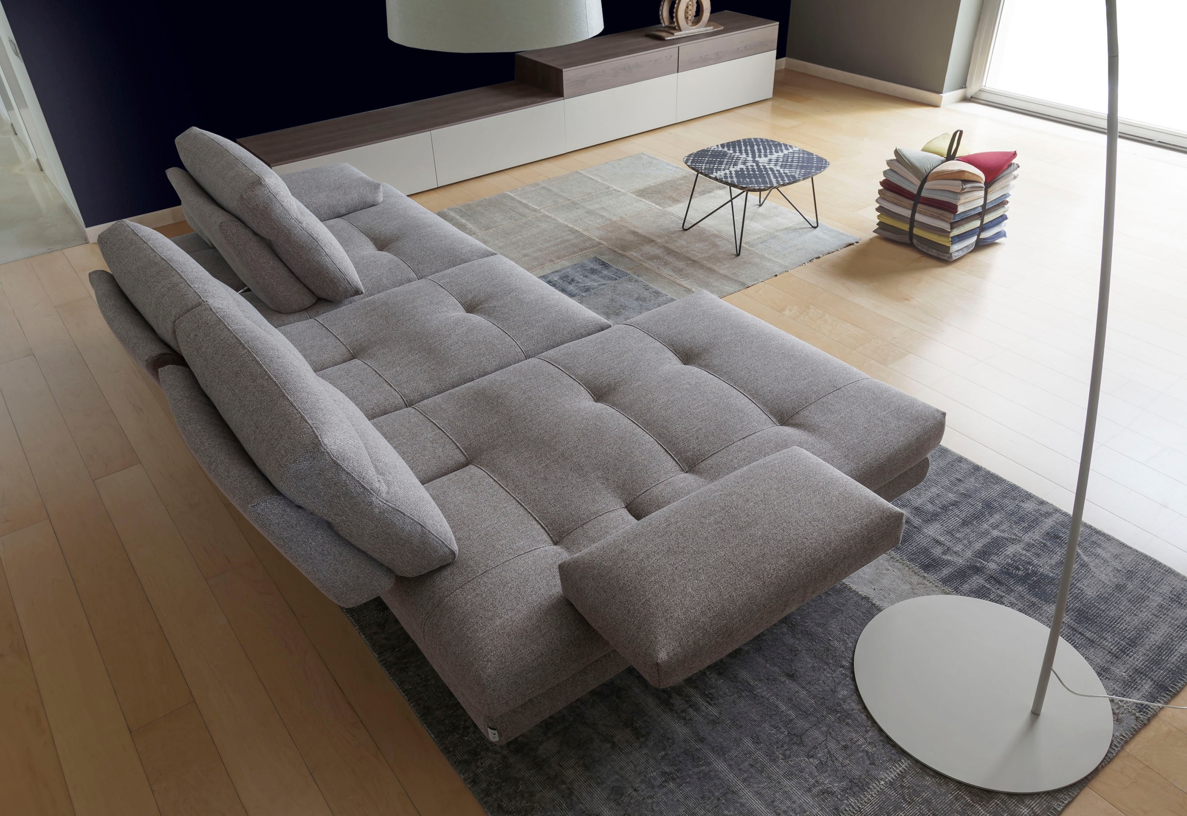 CALIA ITALIA Ecksofa »Toby Wing, B/T: 278/153 cm, Designsofa, Premium Sitzkomfort, L-Form« inklusive Sitztiefenverstellung, Füße in schwarz matt