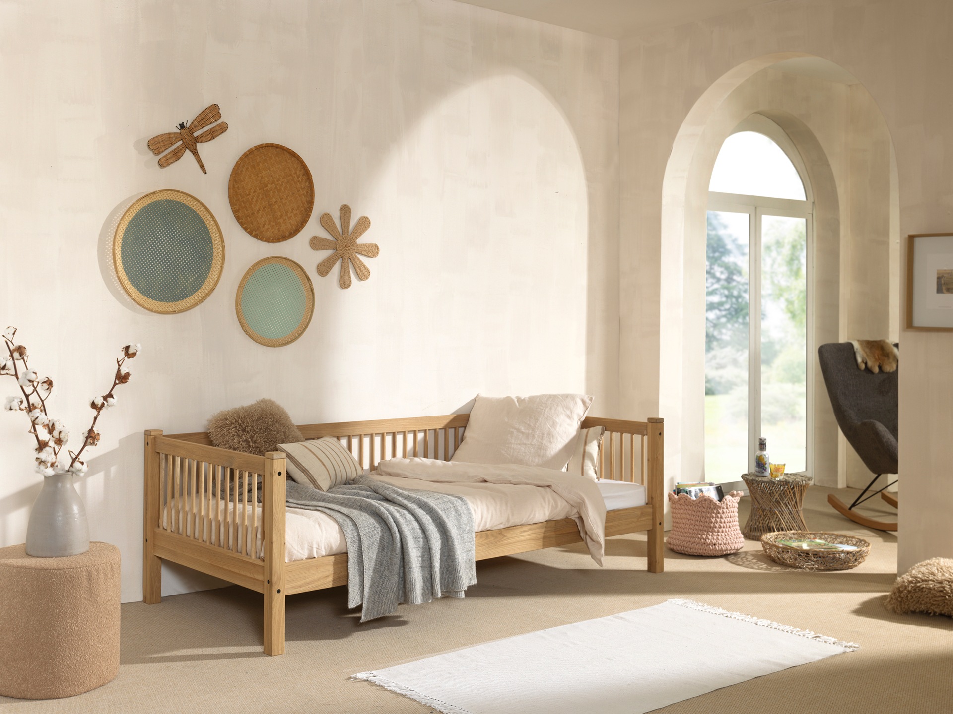 Home affaire Einzelbett »Forrest 90/200 aus massiver Eiche, Oberfläche geölt, stabil gebaut«, (B/H/T ca. 207,5x68x97,5cm, inkl. Massivholz Rolllattenrost), aus massiver Eiche geölt, LF 90x200 cm, wahlweise mit Bettschublade