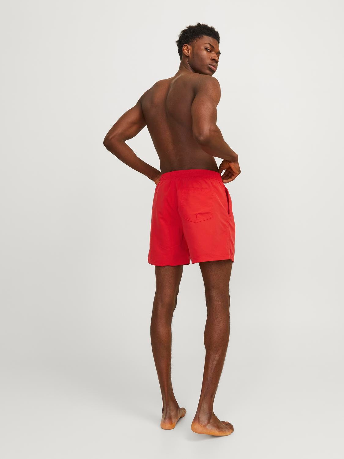 7. Bild von Jack & Jones Badeshorts »JPSTFIJI JJSWIM SOLID SN LY«, schmal geschnittene Schwimm-Shorts für den Strand aus recyceltem Garn