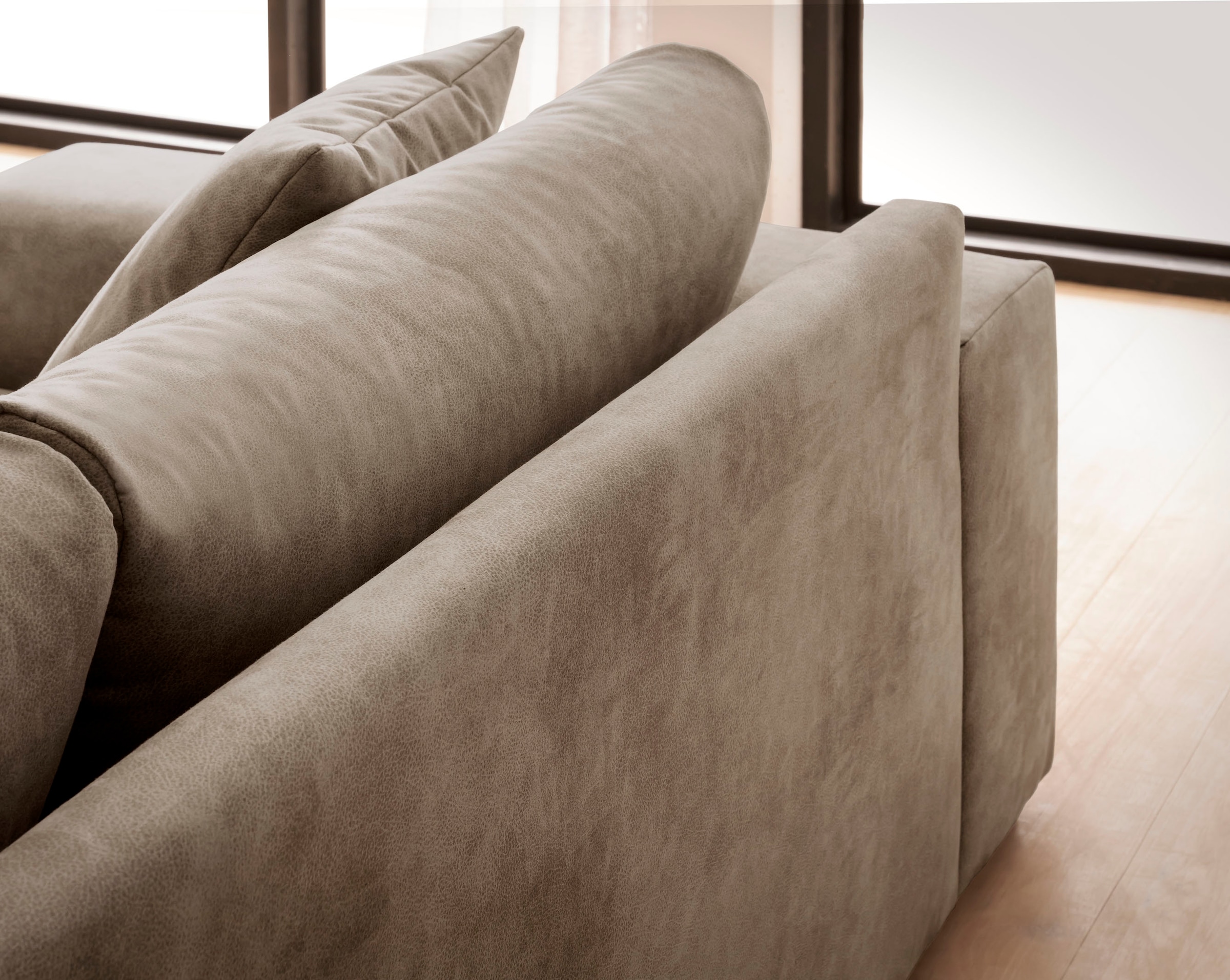 andas Ecksofa »SLEETLAND XXL in Samtvelours oder Vintage-Leder-Optik, L-Form,«, besonders groß und bequem