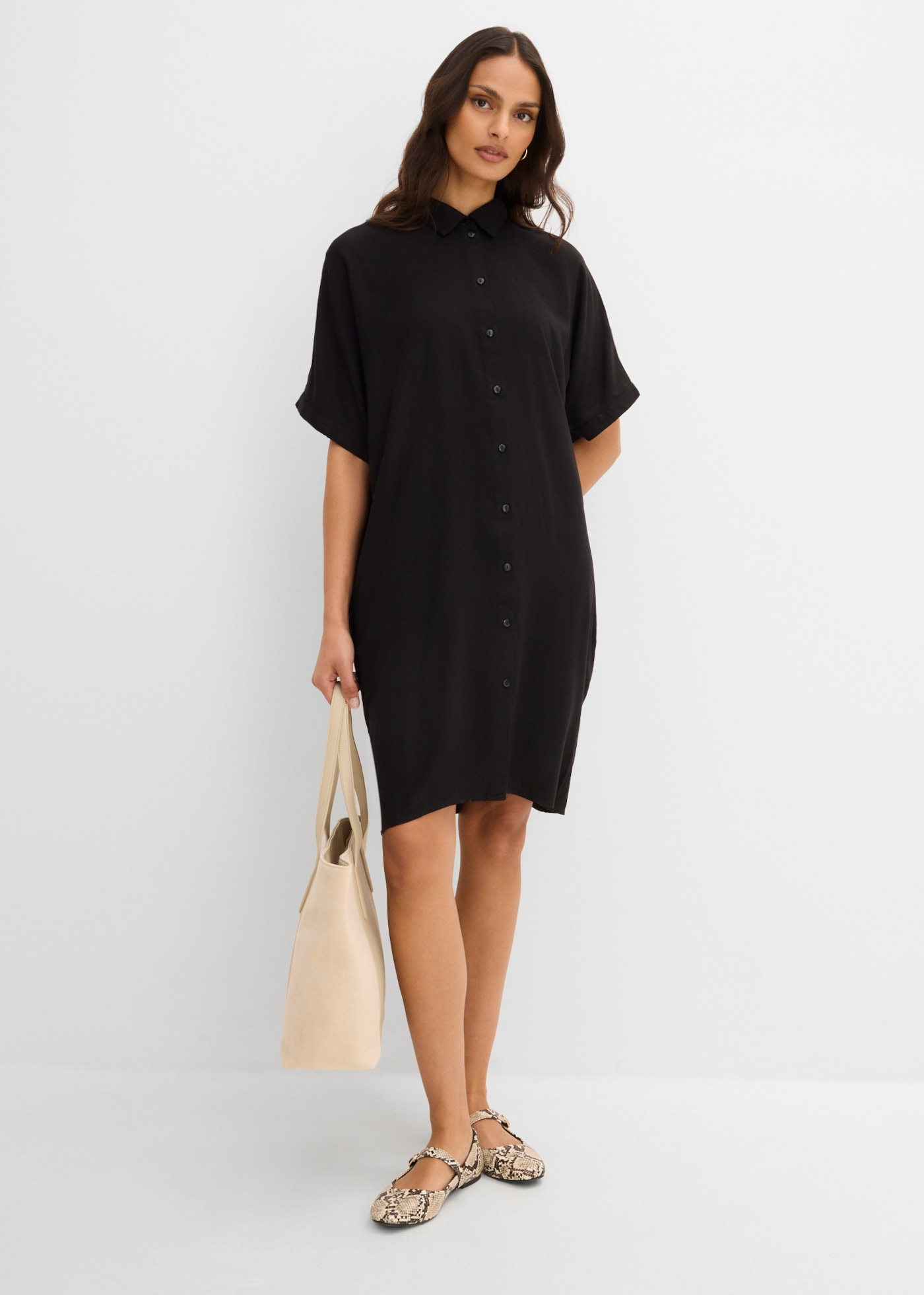 bonprix Blusenkleid Eingrifftaschen für den Alltag, aus Viskose, Oversize Passform, mit Knopfleiste