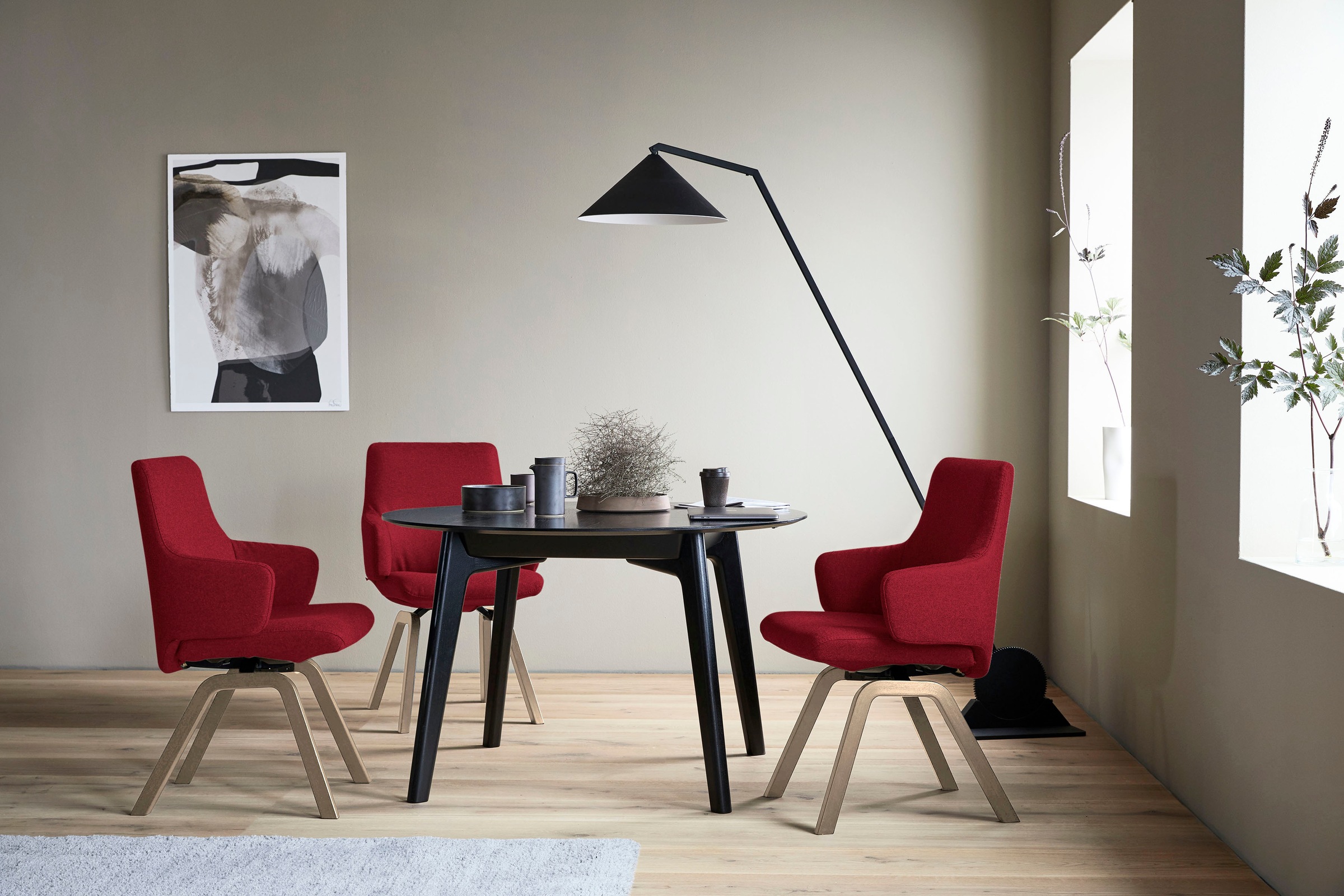 Stressless® Polsterstuhl »Laurel«, ROHLEDER Stoff Q2 FARON, Low Back mit Armlehne, Größe L, mit schräggestellten Beinen in Schwarz