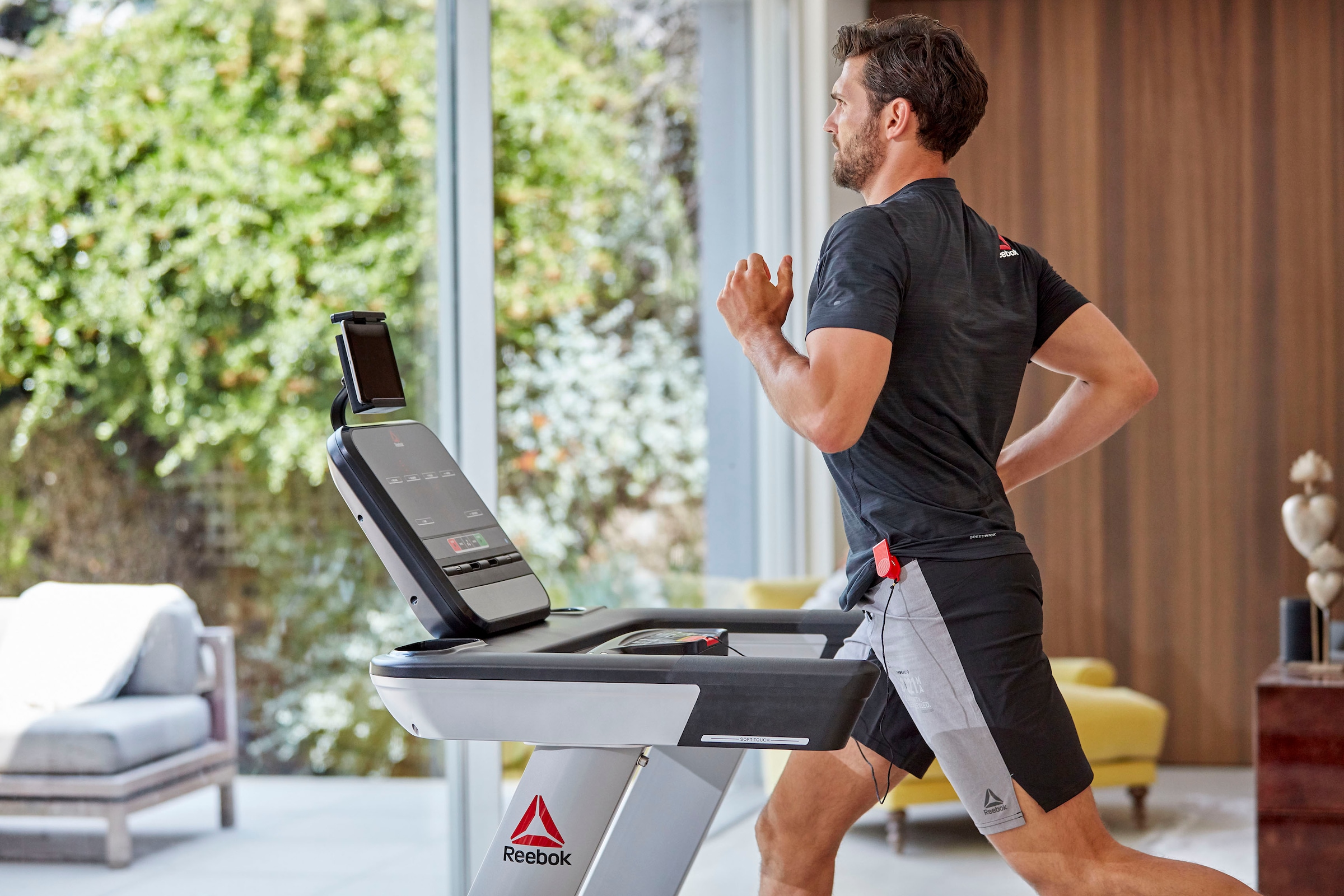 Reebok Laufband »REEBOK SL8.0«, (mit integrierten Handpulssensoren), mit Höchstgeschwindigkeit 20 km/h und integrierten Handpulssensoren