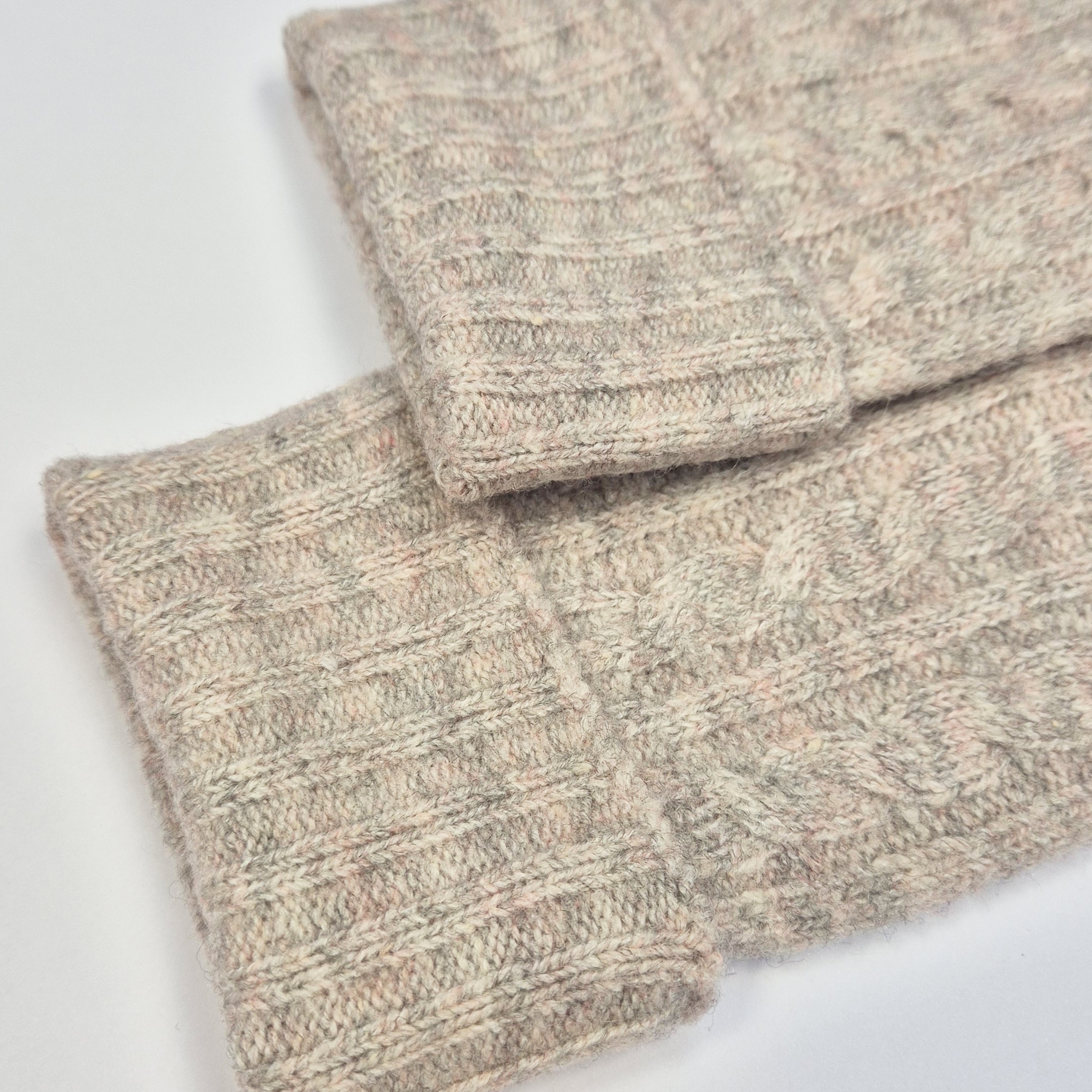 Capelli New York Strickhandschuhe 1 Paar,  mit Zopfstrickmuster, Feinstrick, breiter Umschlag, wärmend