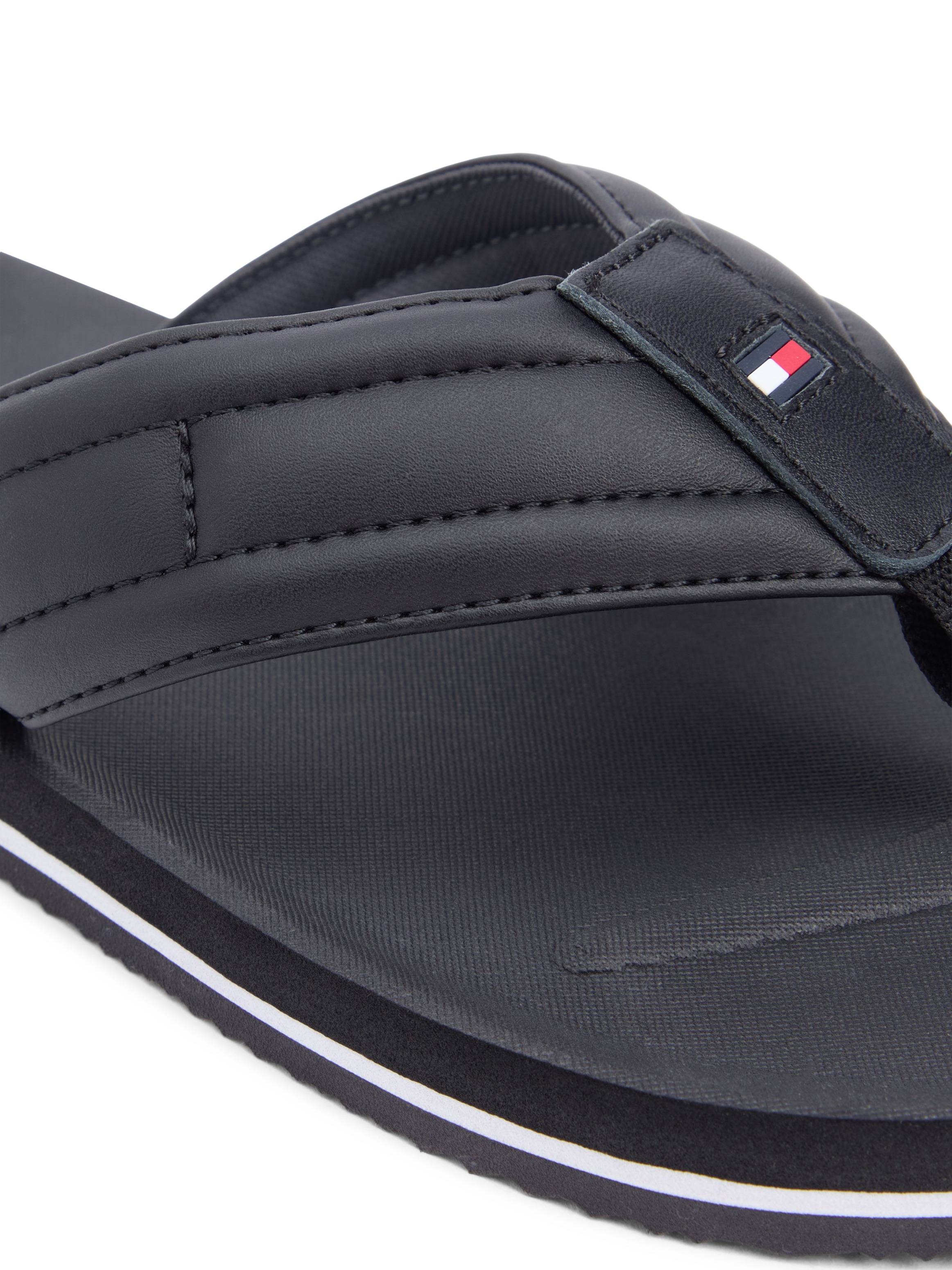 Tommy Hilfiger Zehentrenner »HILFIGER PADDED BEACH SANDAL«  Sommerschuh, Flats, Strandschuh mit Ziersteppung