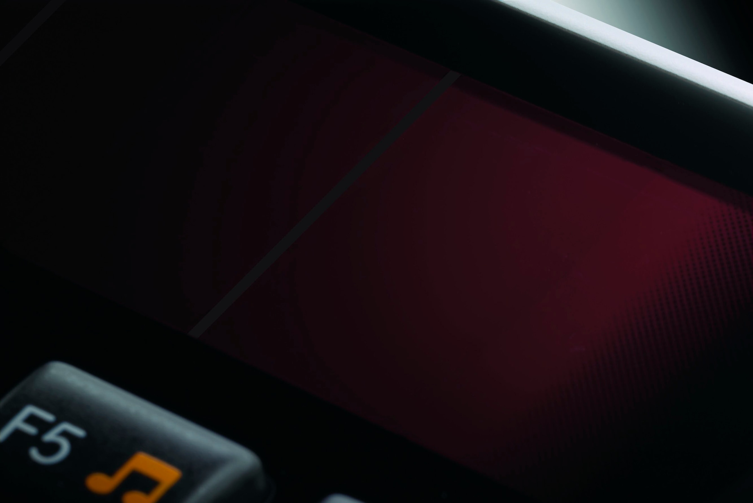 Logitech Tastatur »Wireless Keyboard K750 SOLAR«, (Multimedia-Tasten-Ziffernblock-ausklappbare Füße-verstellbare Füße)