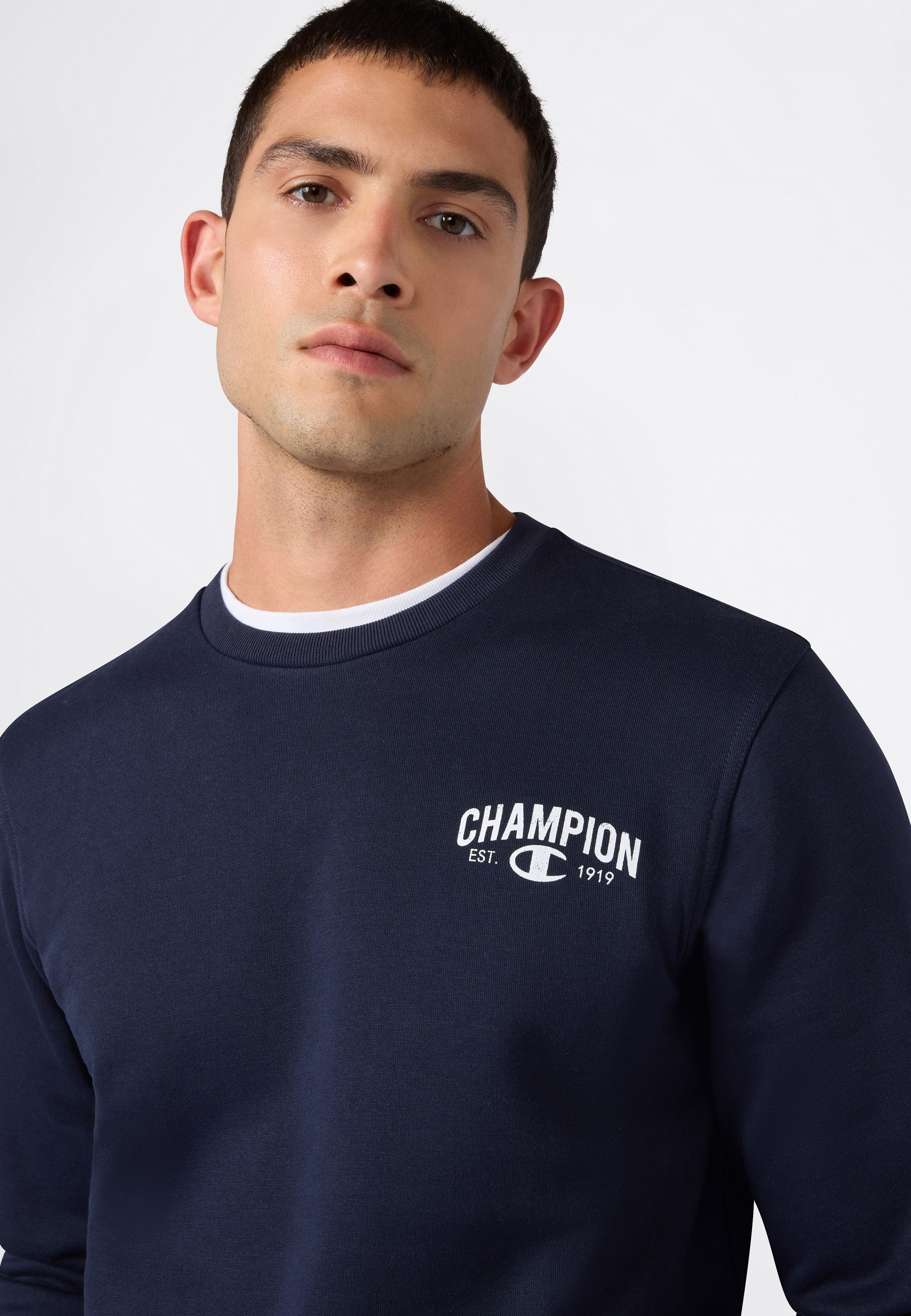 Champion Sweatshirt »SPORTWEAR CREWNECK Standard Fit«, mit sportlicher Ausstrahlung, für Sportmode und Freizeit, Standard Fit
