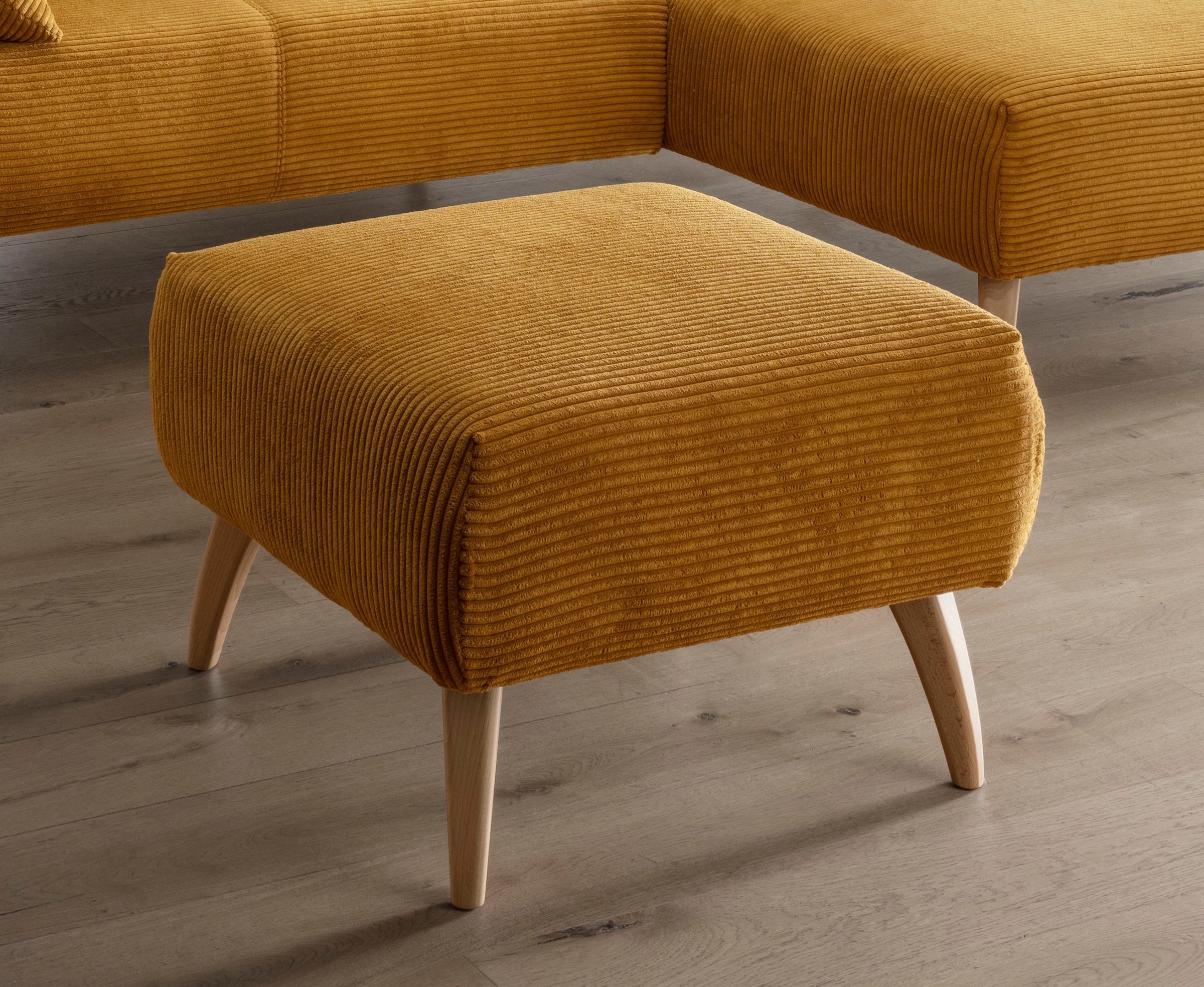 INOSIGN Polsterhocker »Colori«, Holzfußfarbe wählbar, verschiedene Stoffe, hochwertige Stoffqualität