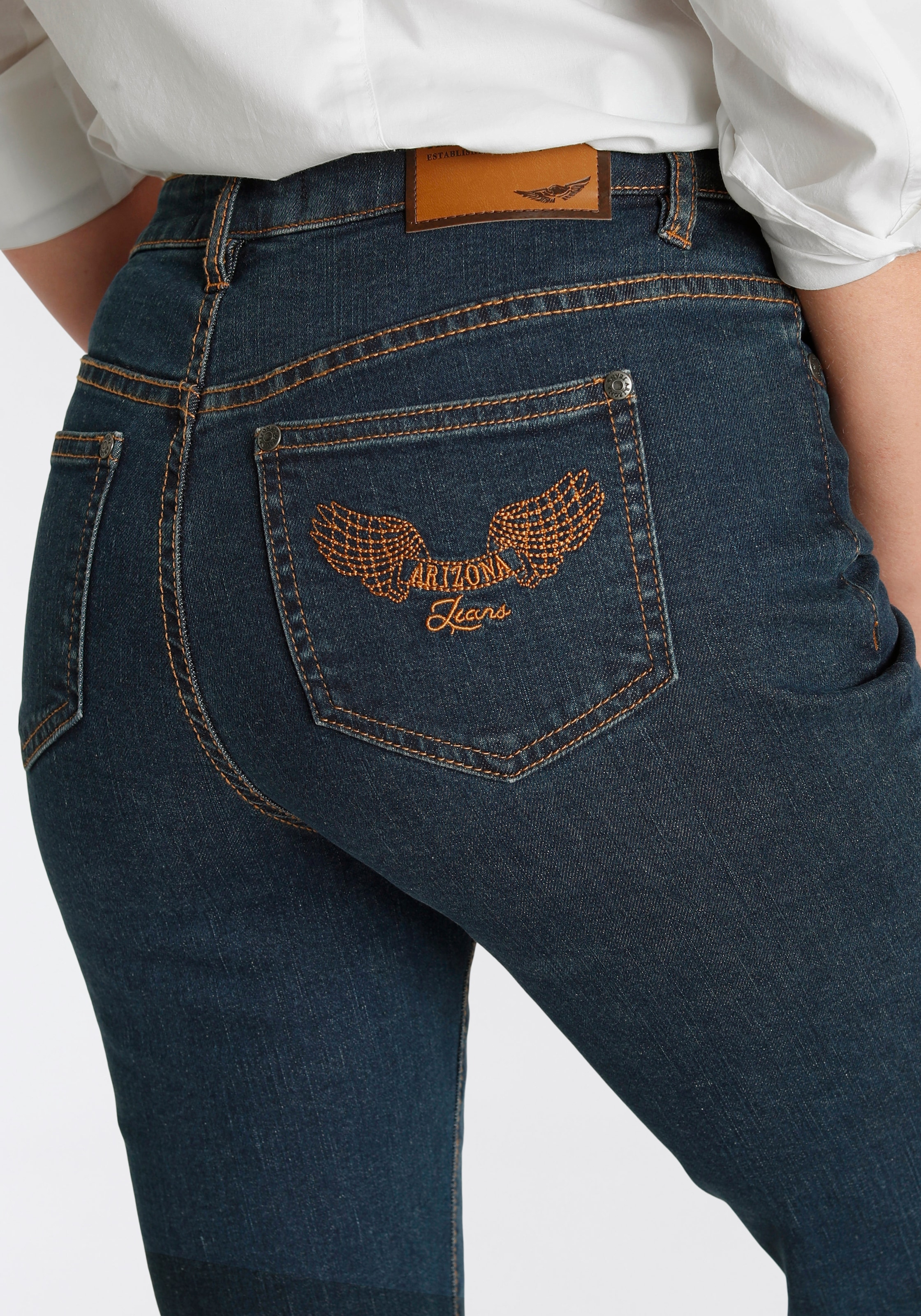 Arizona Bootcut-Jeans »Comfort-Fit«, ausgestellte Beinform, mit Eingrifftaschen, High-Waist