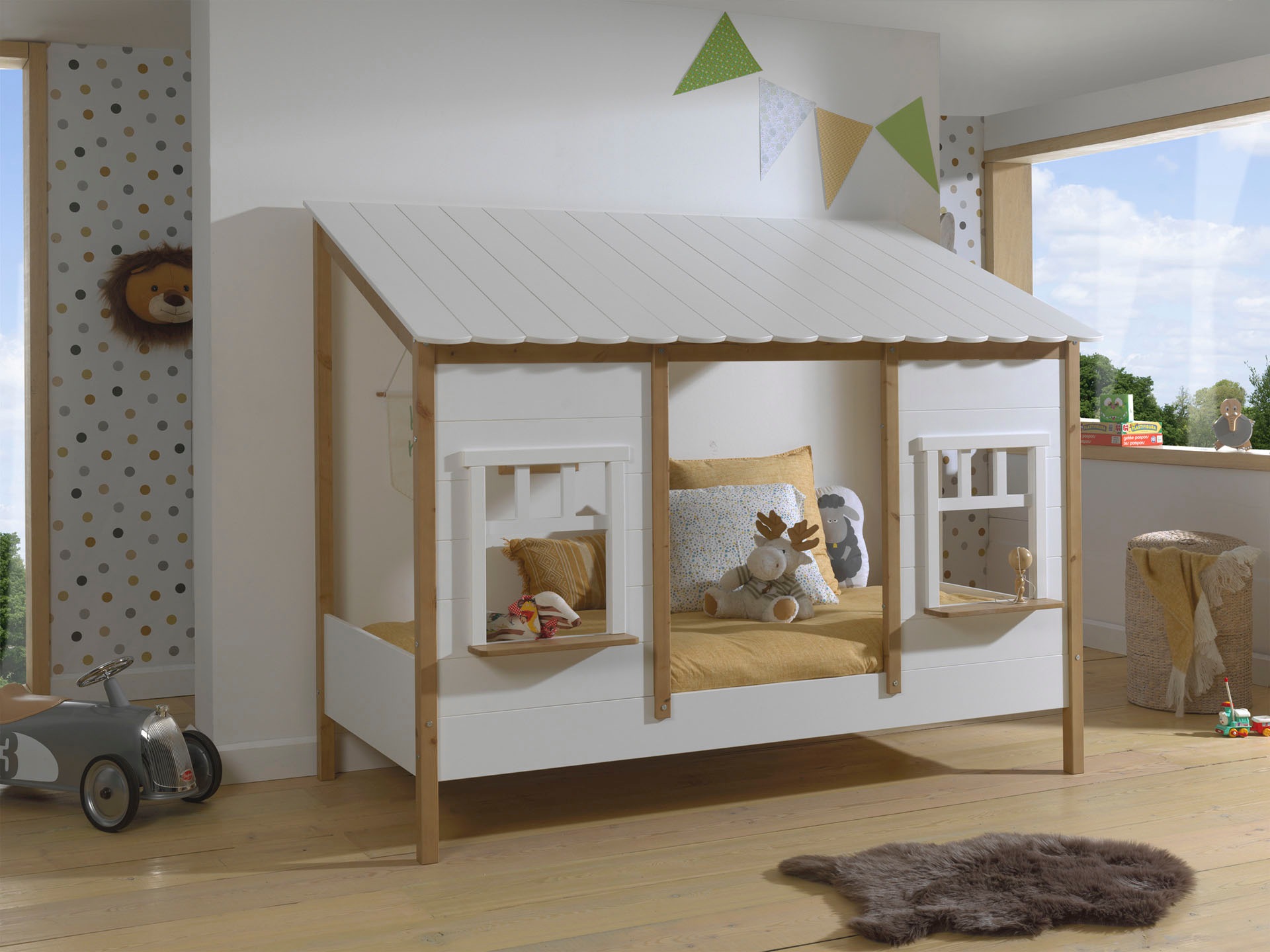 Vipack Kinderbett "Hausbett, aus MDF und Massivholz weiß lackiert mit farbl günstig online kaufen