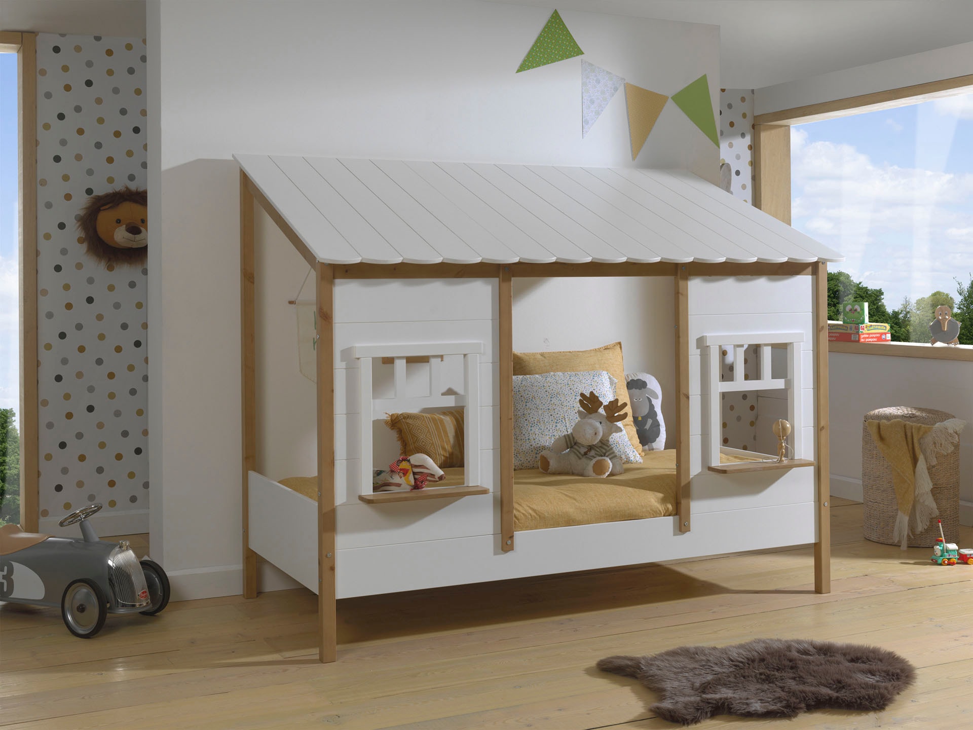 Vipack Kinderbett »Hausbett, Aus Mdf Und Massivholz Weiß Lackiert Mit Farblichen Absatz« B/H/T Ca. 214, 5x174x107, 5cm, Vorne 2 Fenster, Mit Liebe