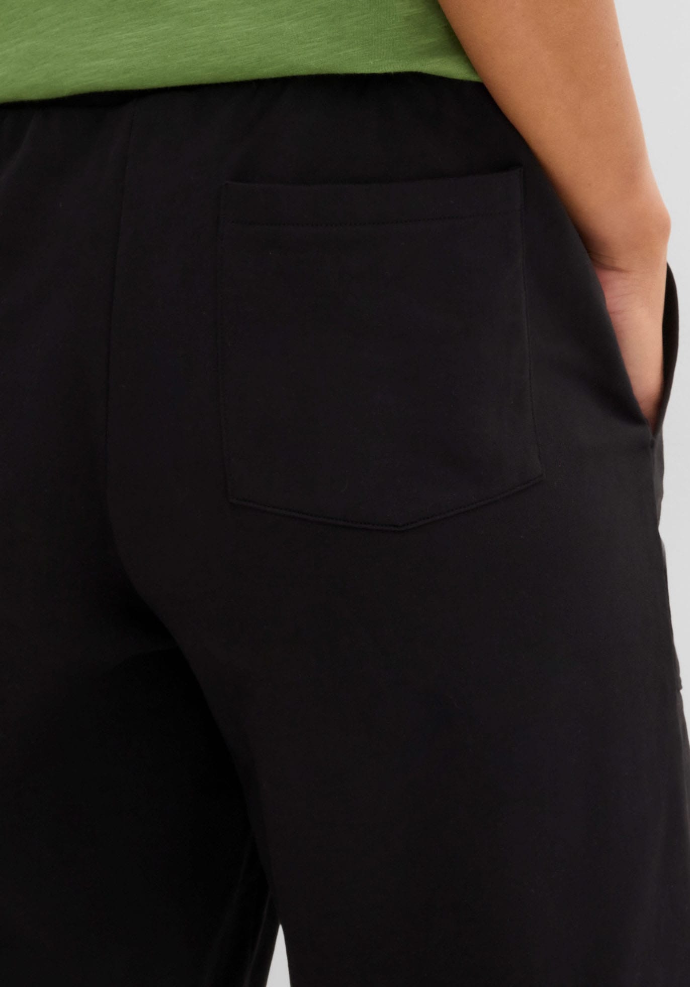 bonprix Sweatbermudas  aus Baumwolle, Regular Fit, casual Stil