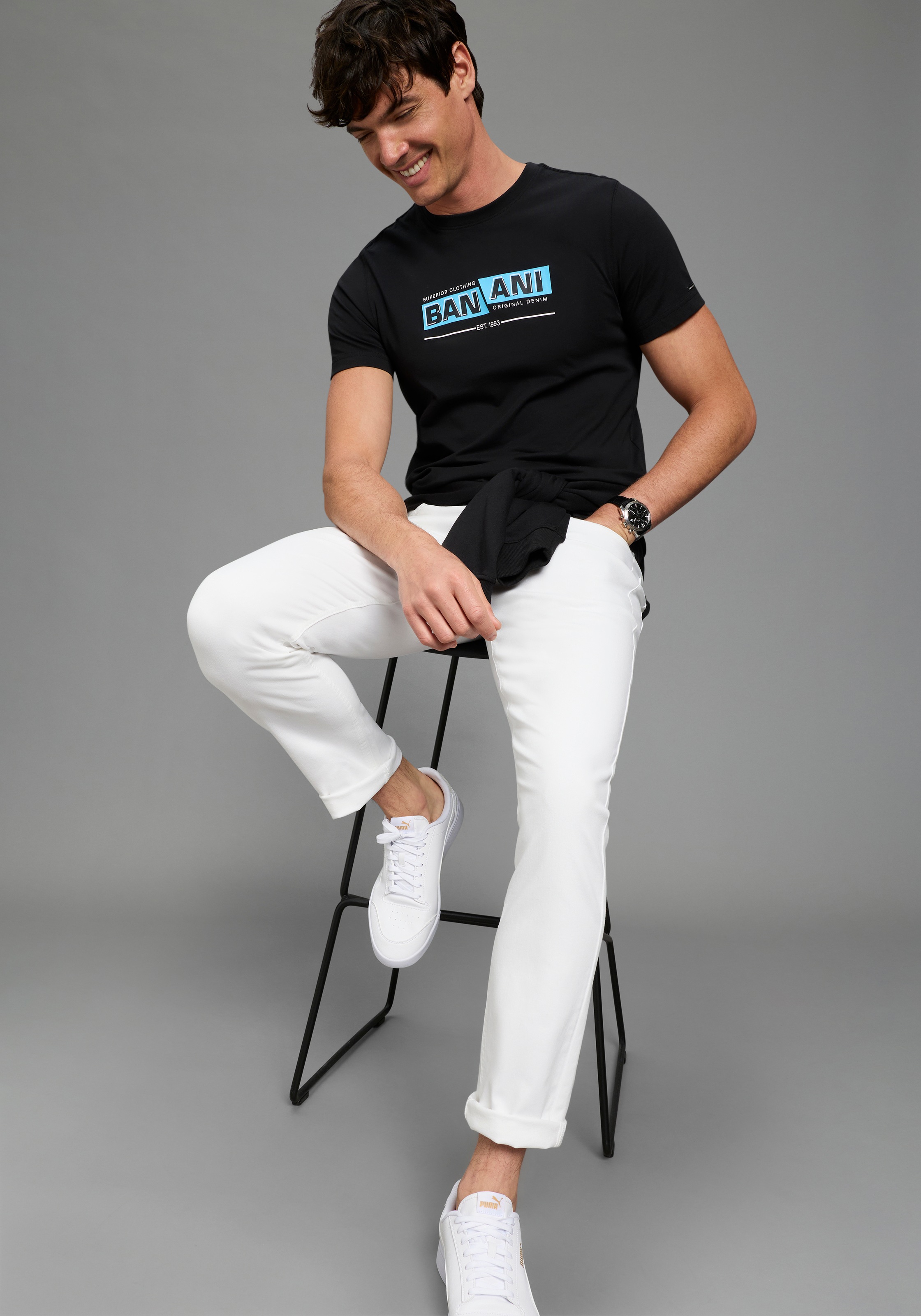 Bruno Banani T-Shirt schmale Passform, Halbarmshirt, bedruckte Optik