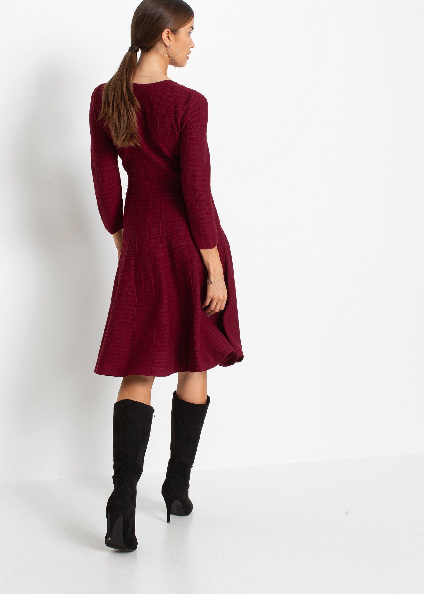 bonprix Strickkleid »Strickkleid aus fließendem Viskose-Mix« Strickkleid aus fließendem Viskose-Mix