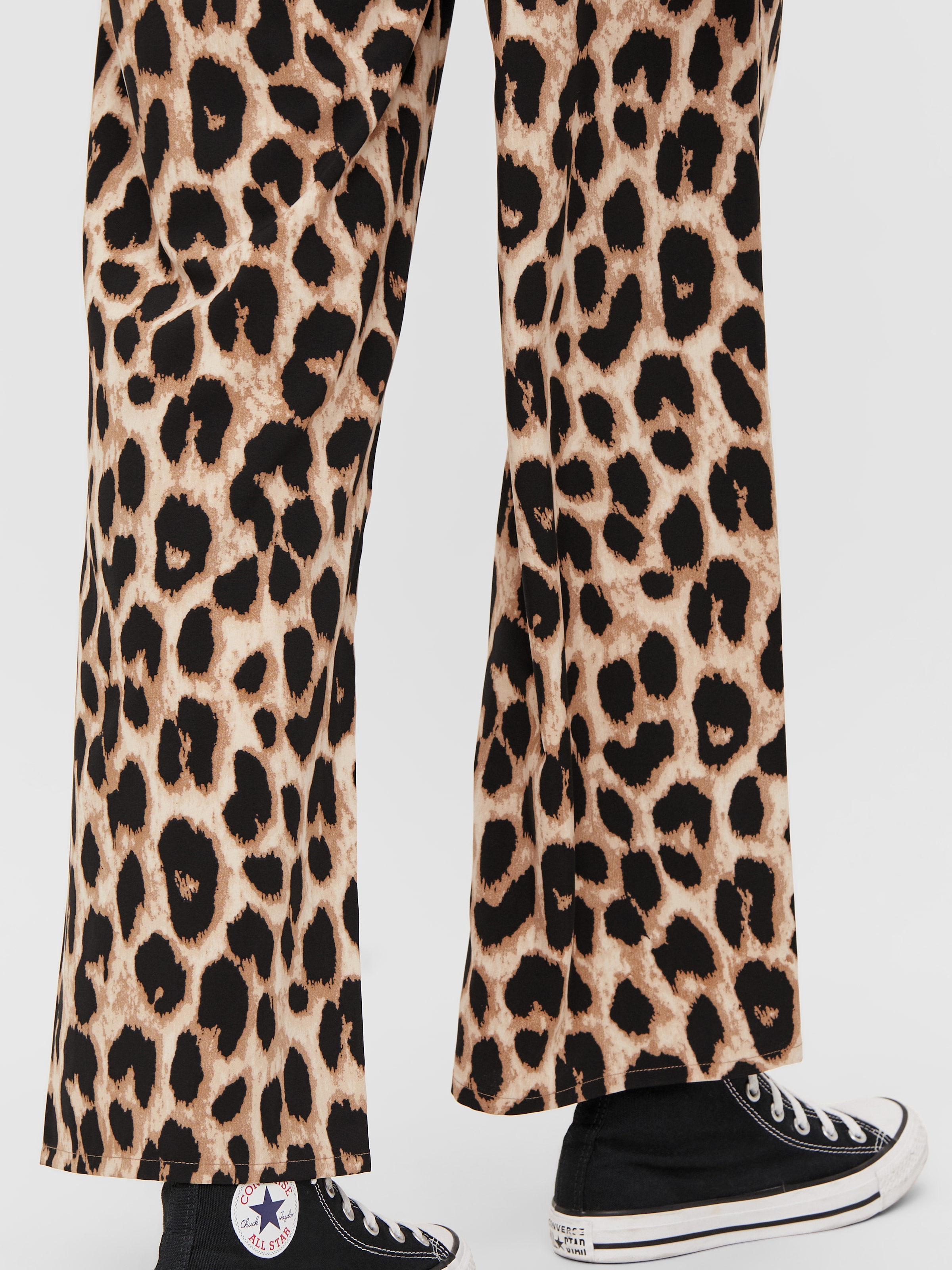 pieces Schlupfhose »PCGURLA HW PANTS WVN NOOS BC«  mit Leo Muster