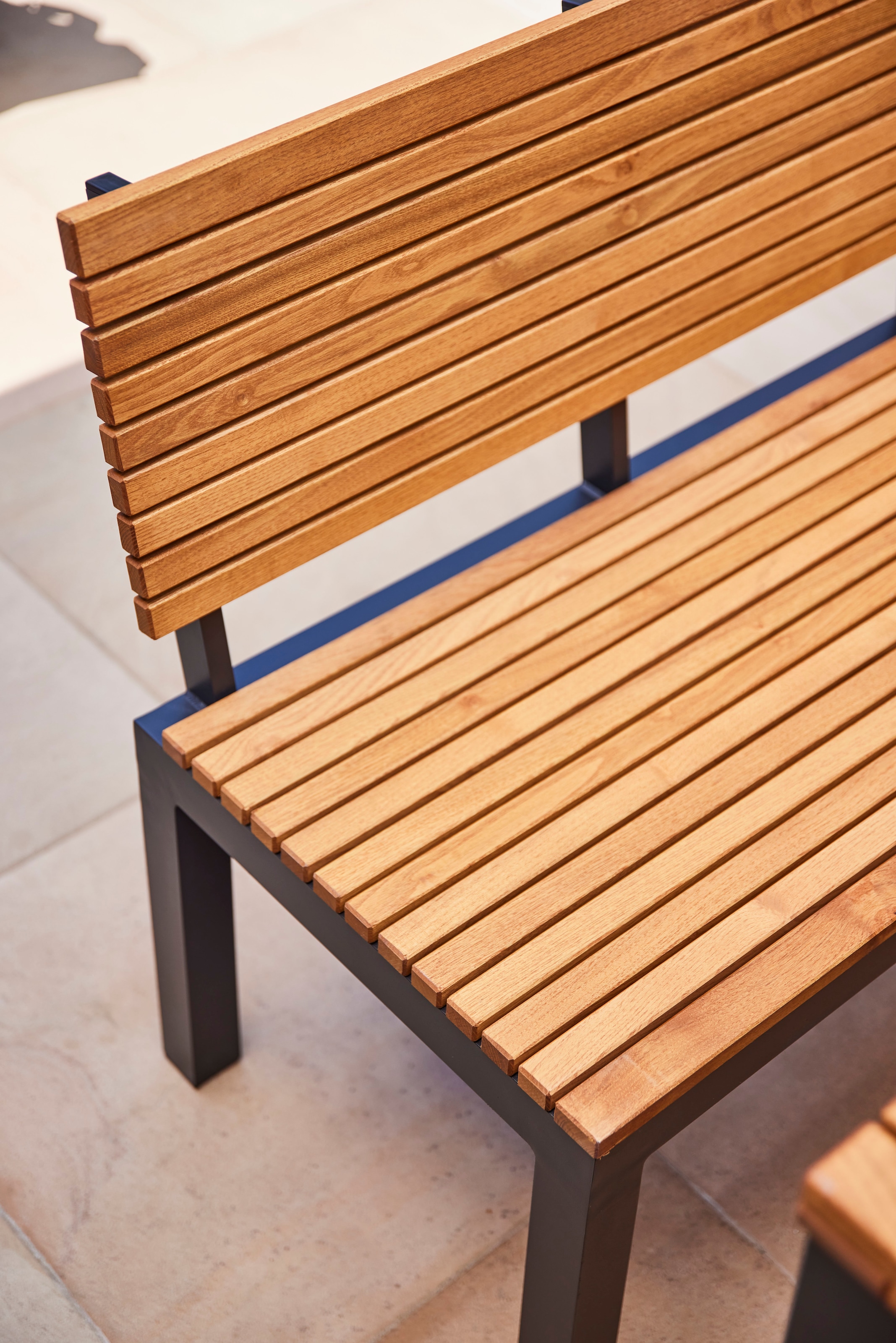 Siena Garden Gartenbank »Bozen 3er Aluminiumgestell anthrazit Robininenholz«, Flächen aus Robinienholz FSC® 100%