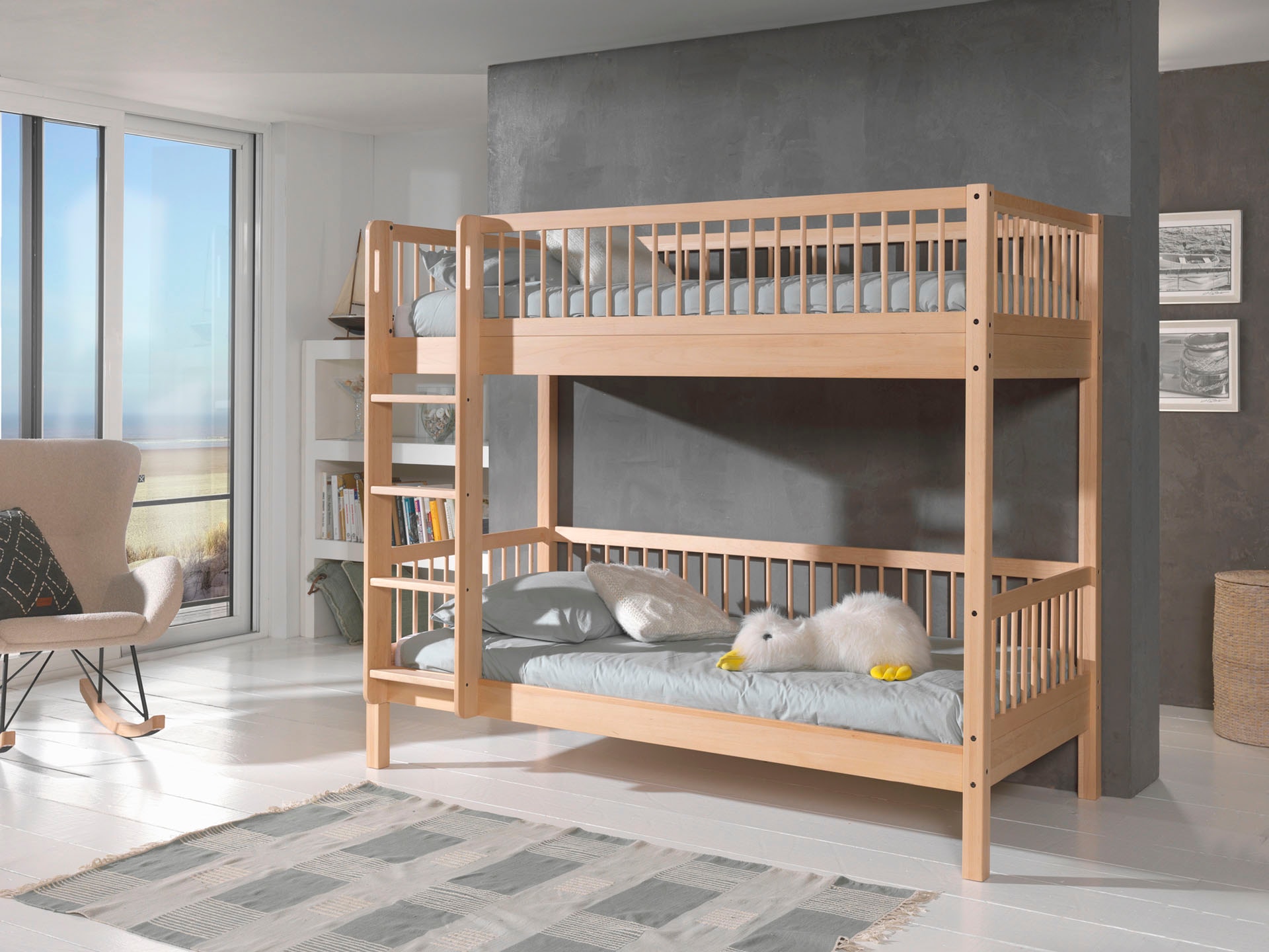 Vipack Etagenbett »Forrest in Buche massiv natur lackiert, umlaufende Sprossen-Optik« 2 Liegeflächen 90/200 cm, Pfostenstärke 55x55 mm, stabil gebaut,  inkl. Rolllattenroste, ideale Raumnutzung im Kinderzimmer