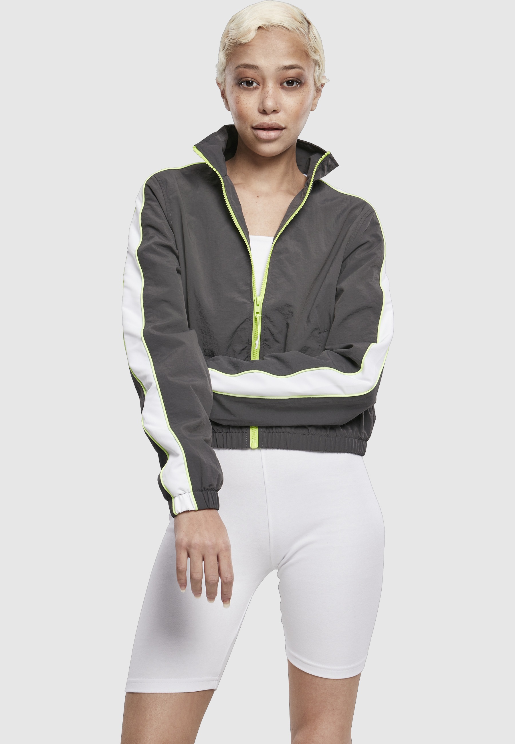 URBAN CLASSICS Allwetterjacke »Urban Classics Damen Ladies Short Piped Track Jacket« 1 Stk. tlg. ohne Kapuze