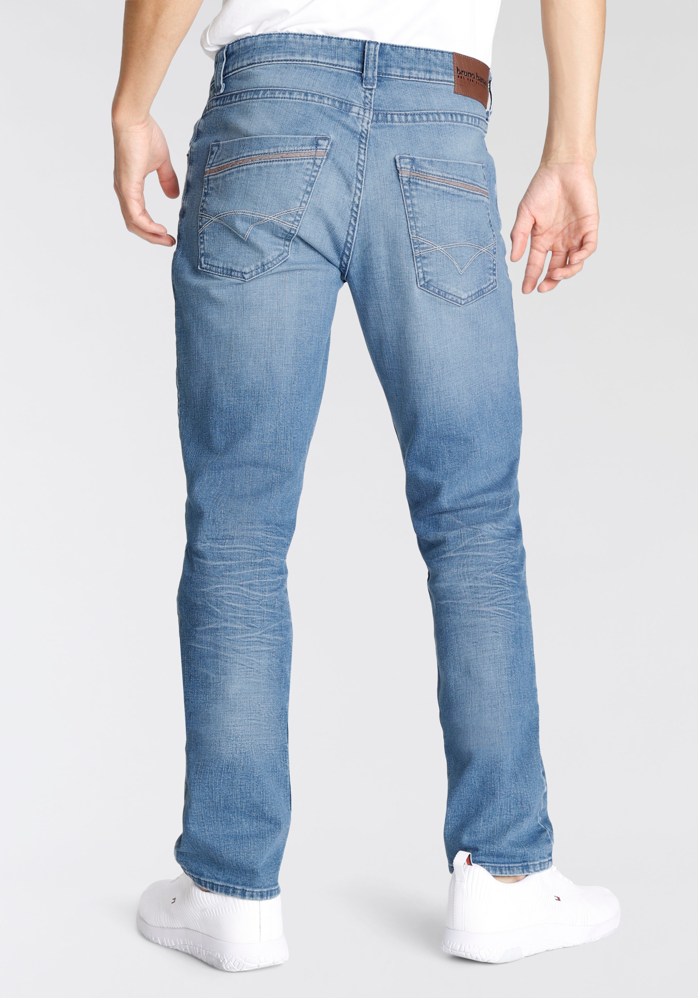 Bruno Banani Straight-Jeans »Dylan«, gerade Beinform, Used-Waschung, niedrige Leibhöhe