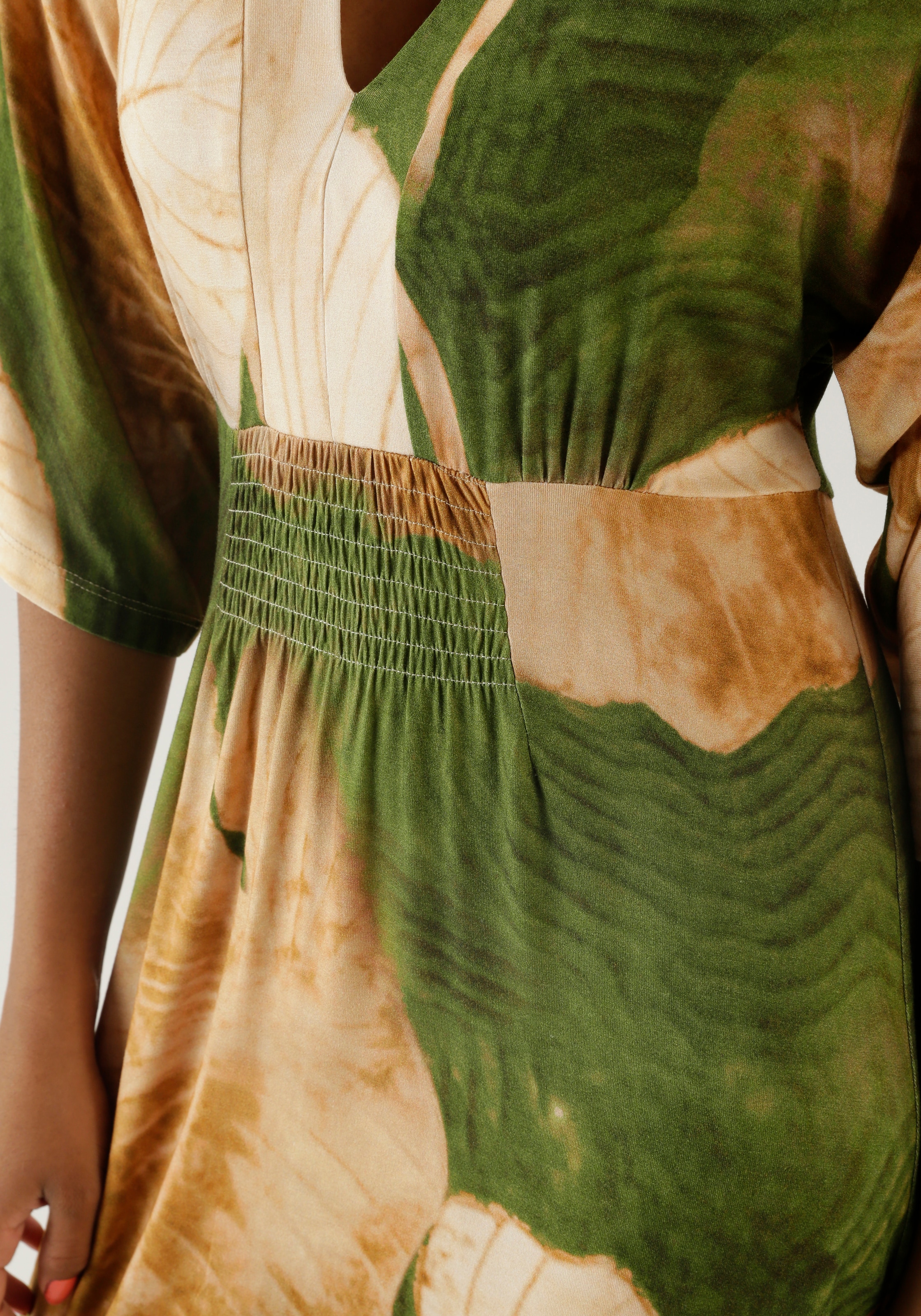 Aniston SELECTED Maxikleid, mit weiten, 3/4-langen Ärmeln