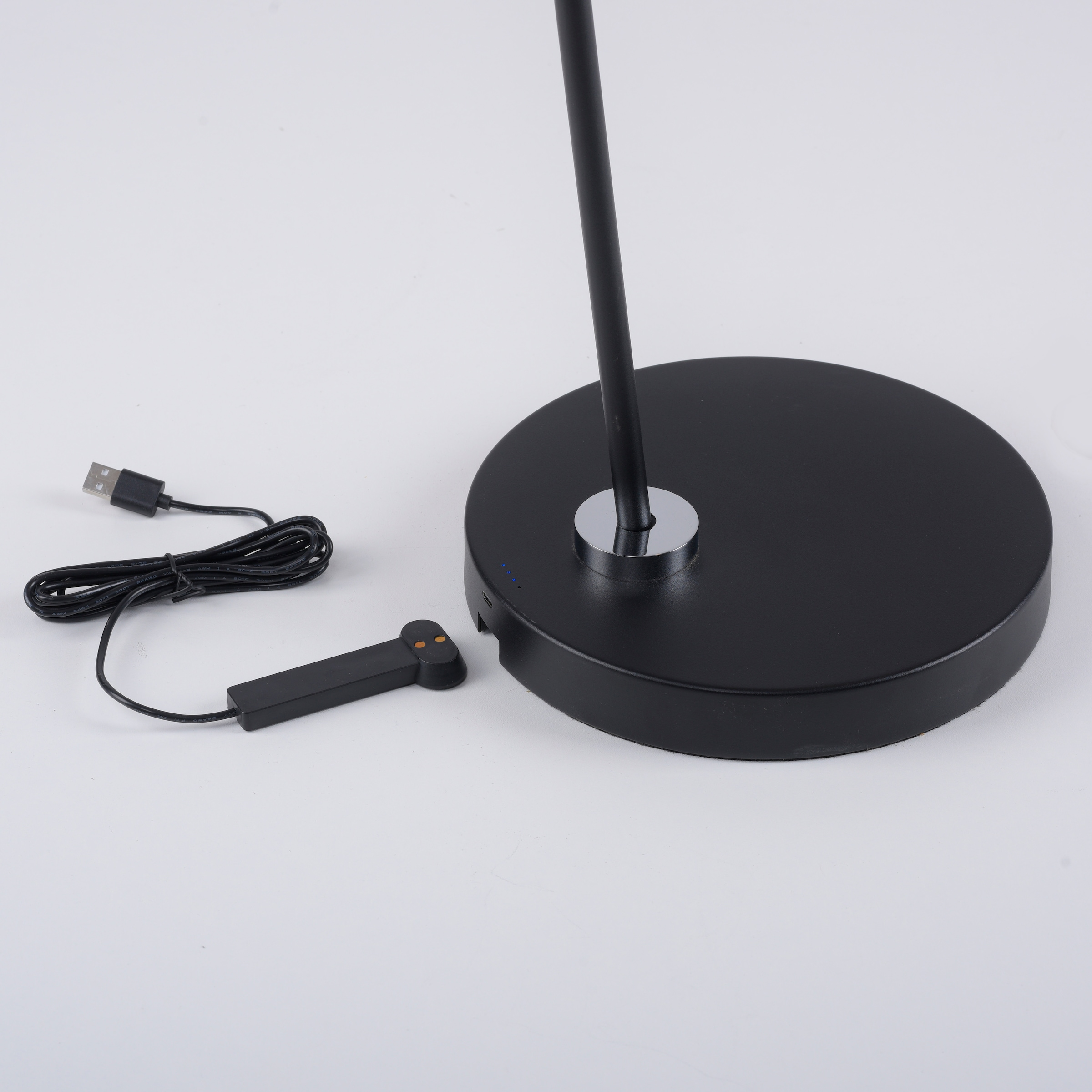 LeGer Home by Lena Gercke LED Stehlampe »LED Akku Stehleuchte SENNIA mit Ladestation« LED-Board 1 Stk. Warmweiß aufladbar, dreh- schwenkbar, Dockingstation, mobile Wohnzimmerlampe