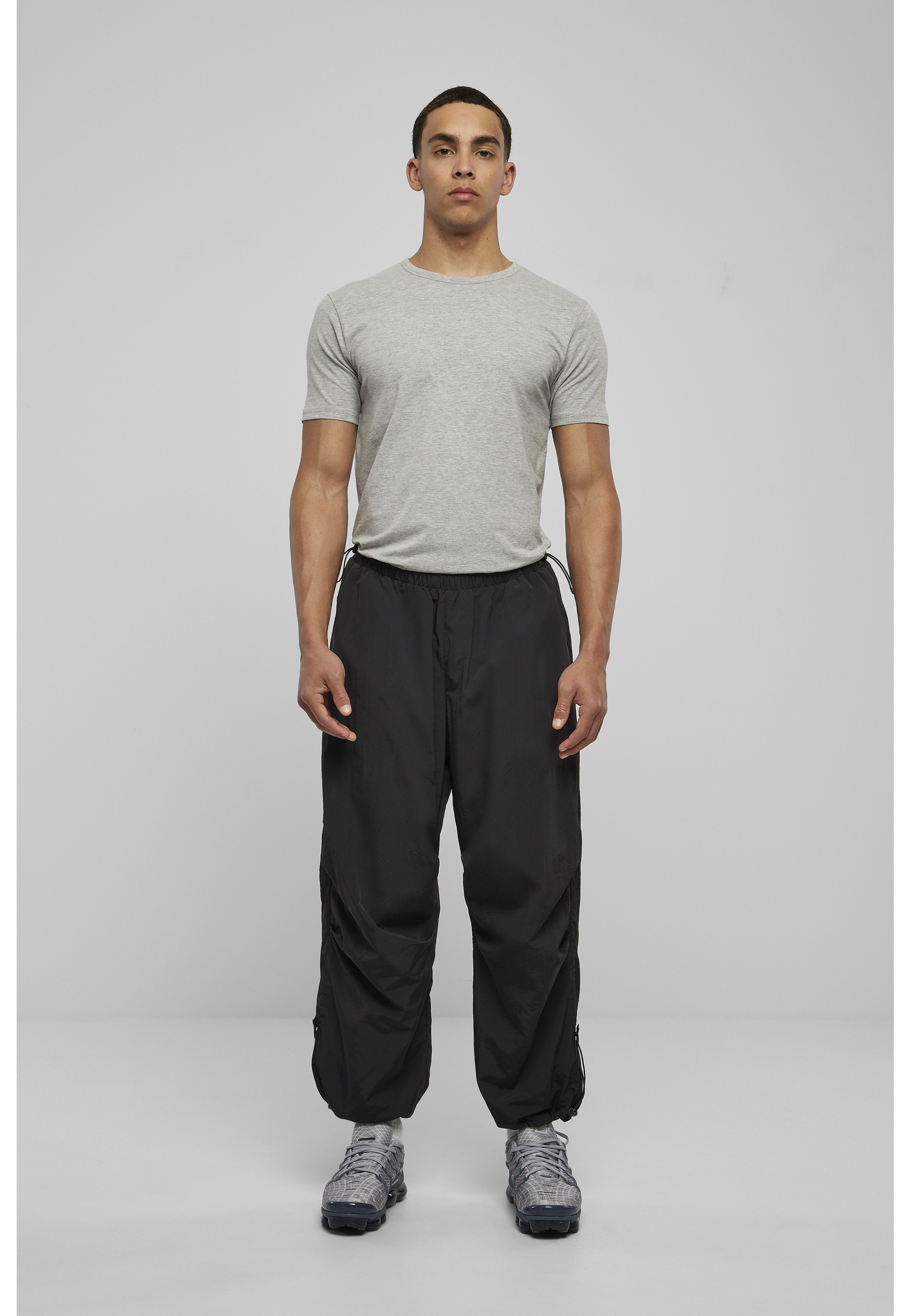 URBAN CLASSICS Stoffhose »Urban Classics Herren Nylon Parachute Pants«