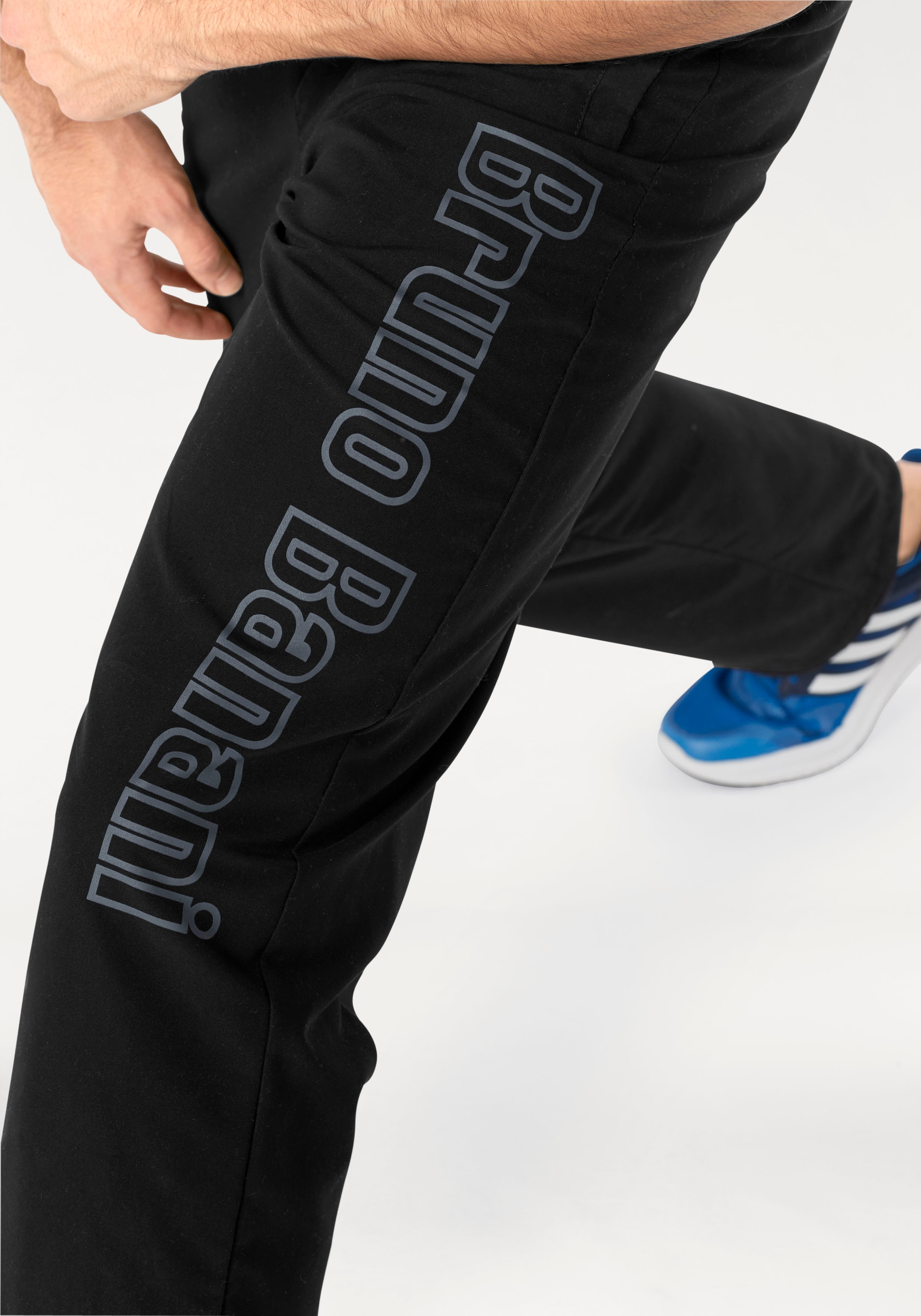 Bruno Banani Sporthose, mit verstellbarem Hosensaum