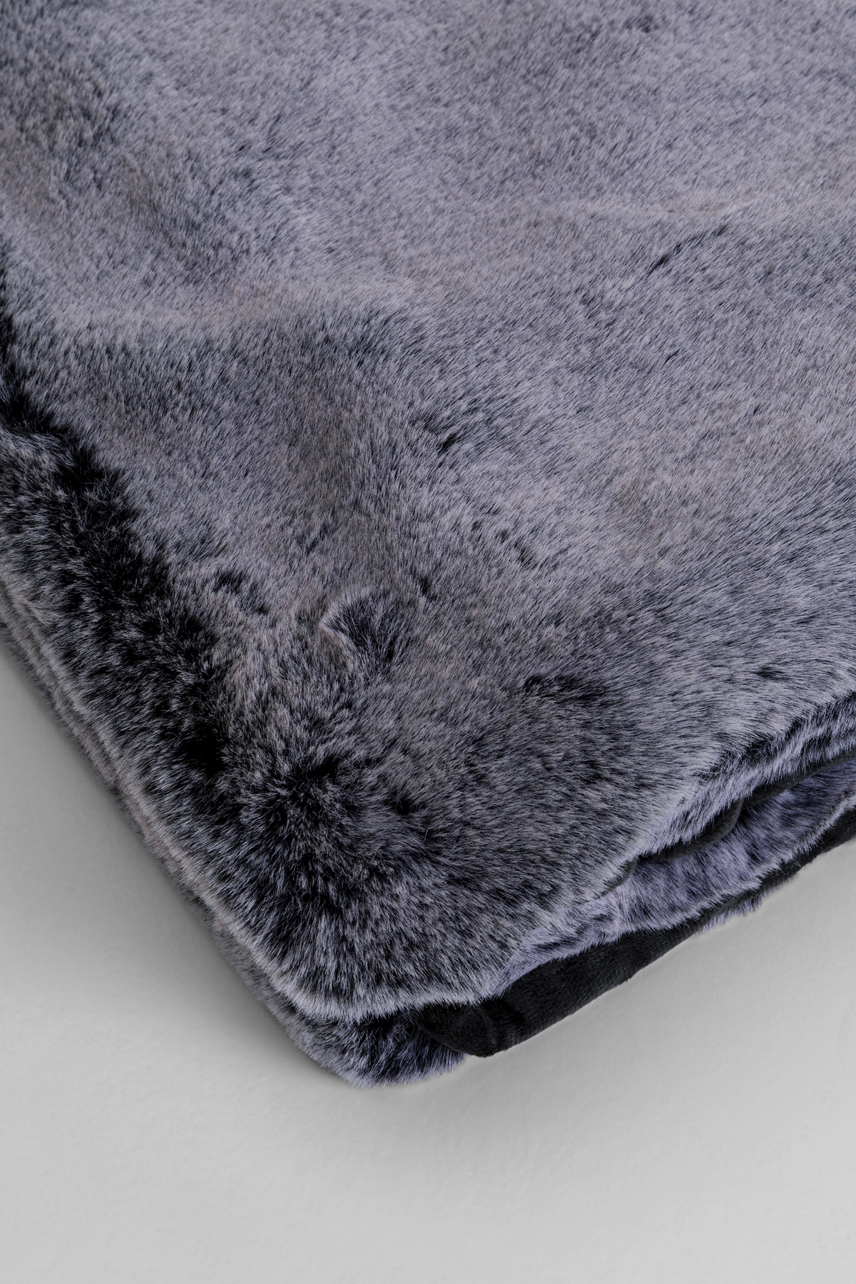 Kare Design Tagesdecke »Wohndecke Mika, Kunstfelldecke, 150x200 cm« flauschig und warm