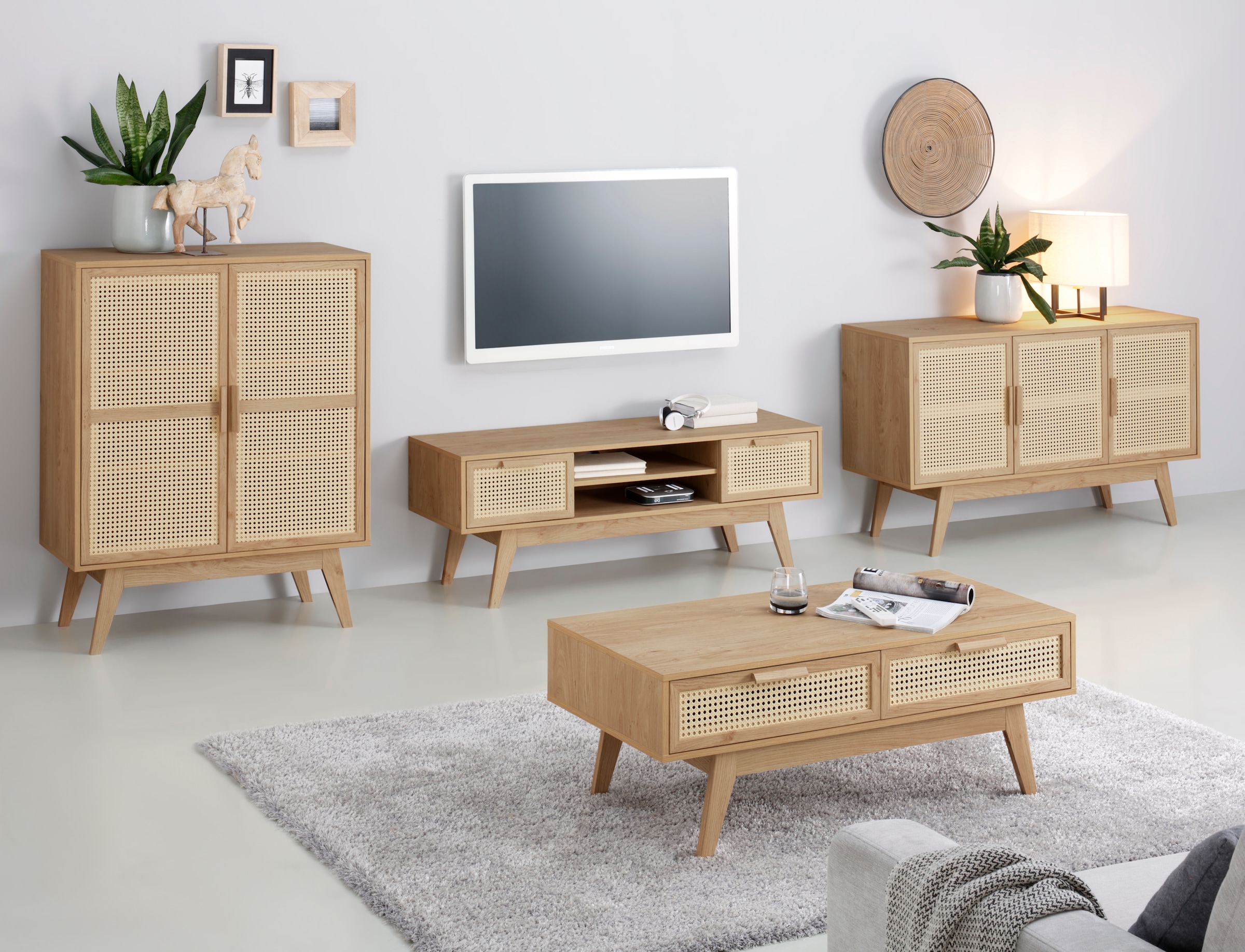 Home affaire Sideboard »Bridget«, Kommode, 2 verstellbare Einlegeböden, Beine aus Holz, Breite 128 cm