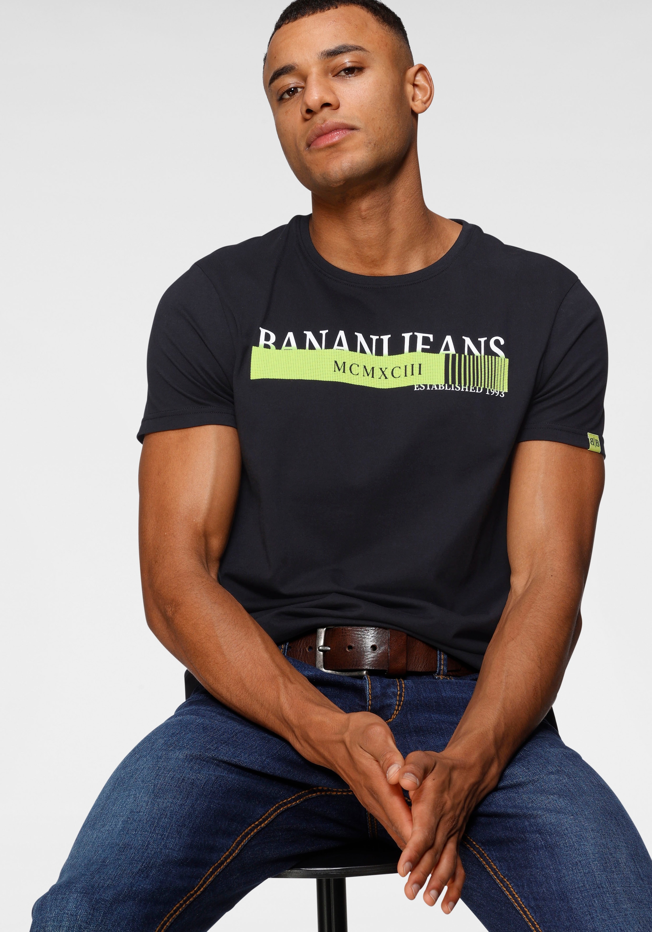 Bruno Banani T-Shirt, mit neonfarbenen Print