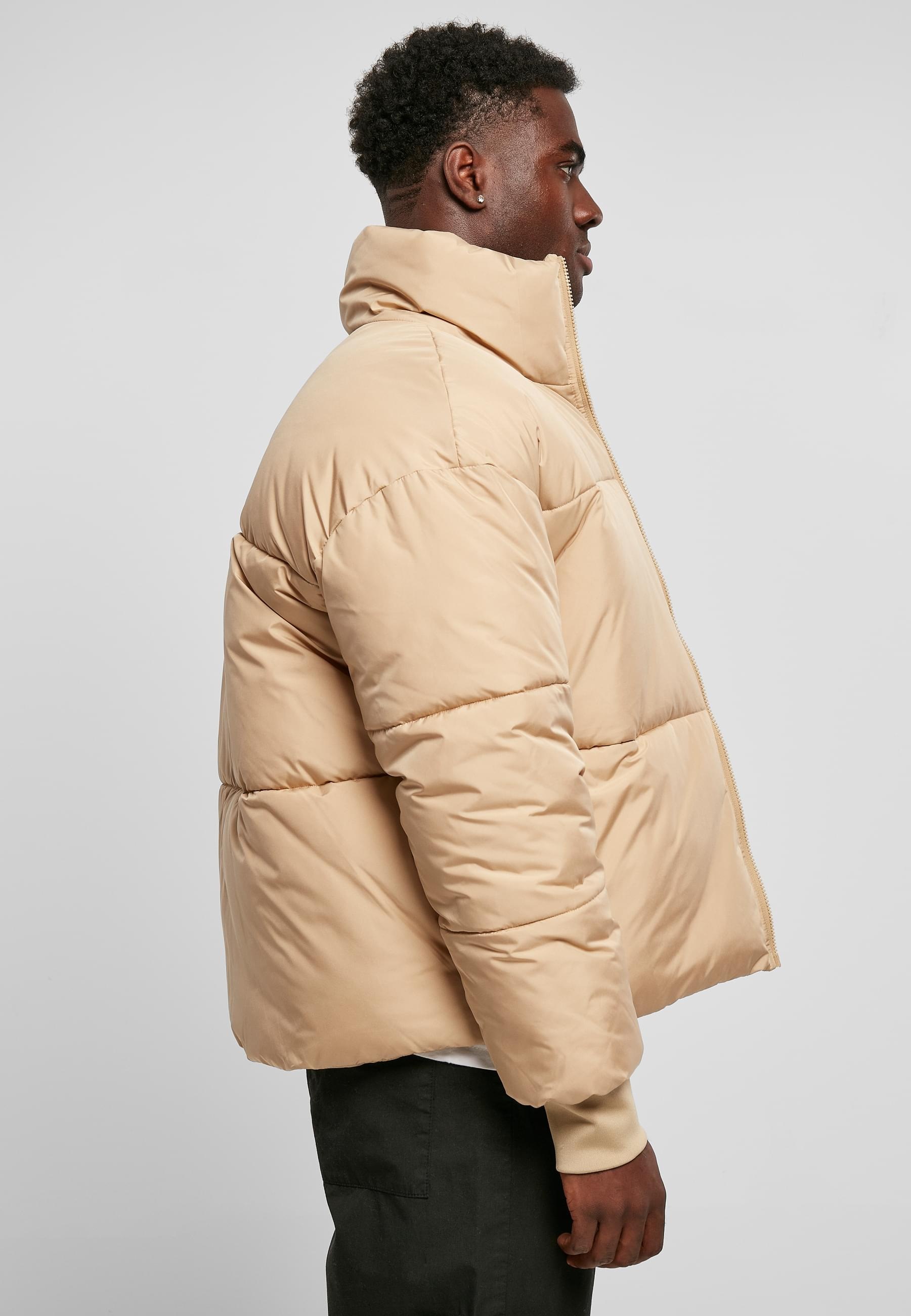 URBAN CLASSICS Winterjacke »Urban Classics Herren Short Big Puffer Jacket« 1 Stk. tlg. ohne Kapuze