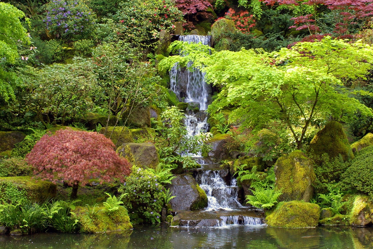 Papermoon Fototapete »Kleiner Wasserfall in Garten« günstig online kaufen