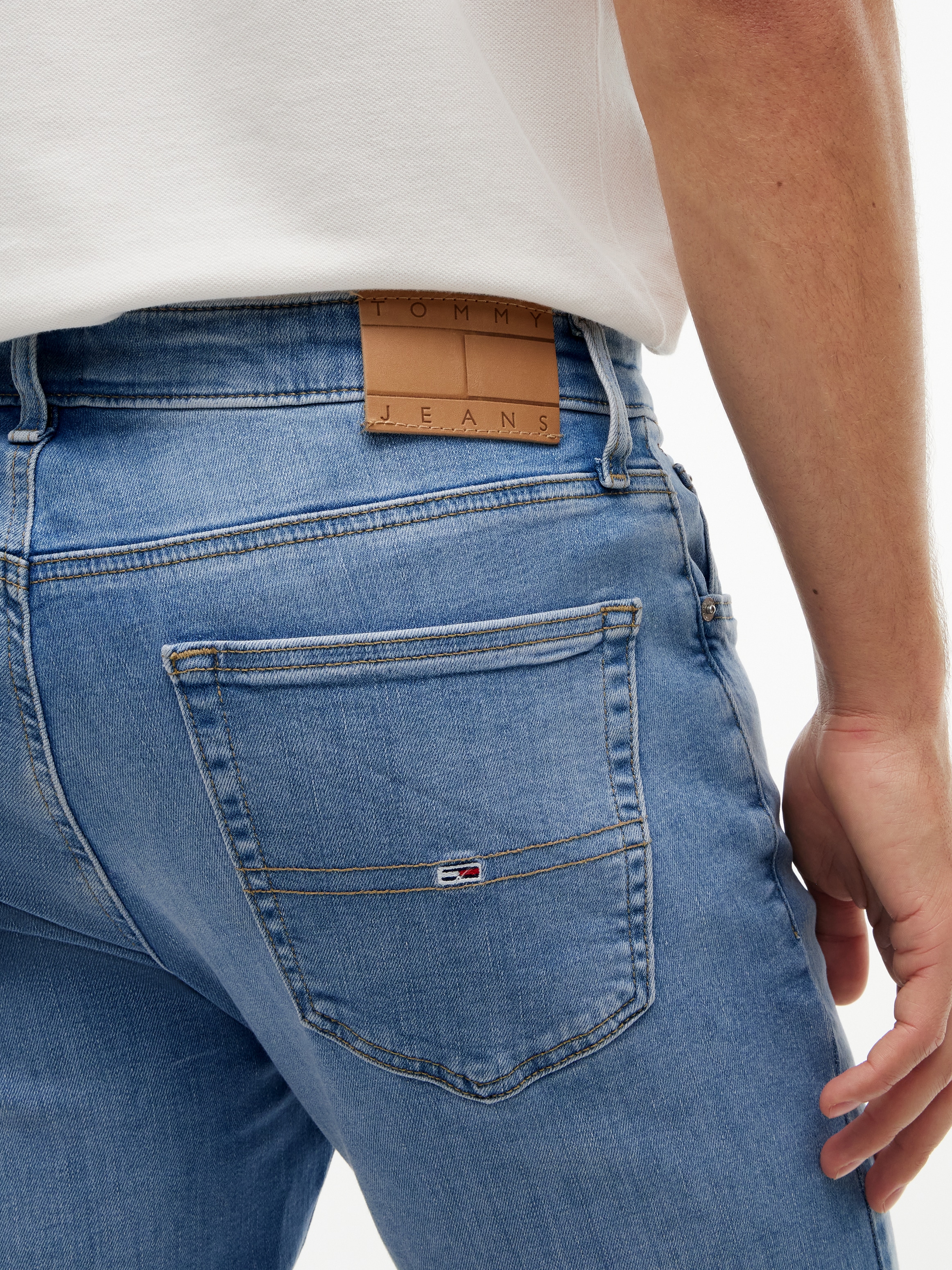 Tommy Jeans »Austin Slim Tapered« zum Knöchel hin schmaler werdende Jeans mit mittlerer Leibhöhe
