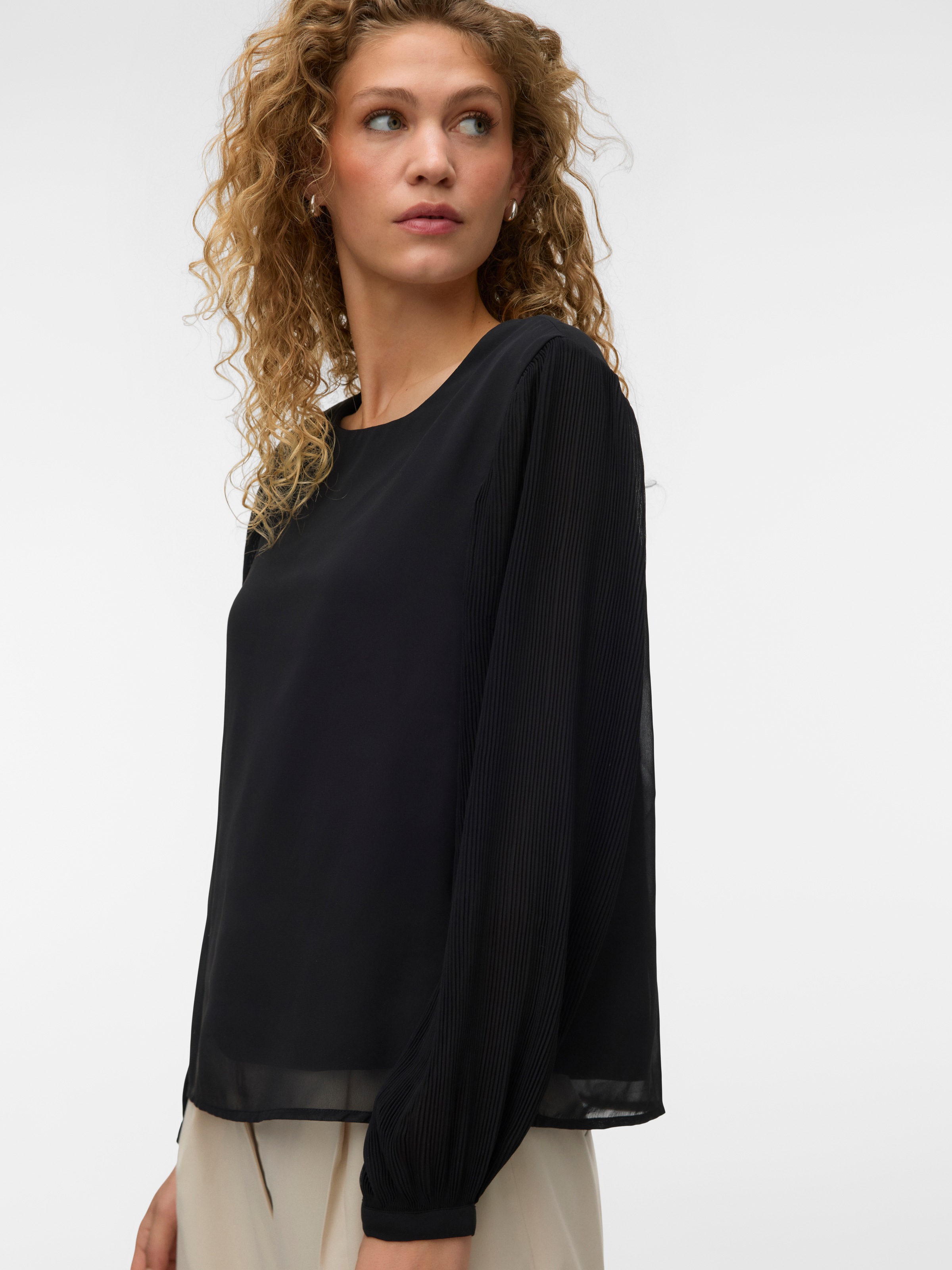 Vero Moda Blusenshirt »VMSIGNE LS PLISSE TOP WVN« mit Schlingenverschluss