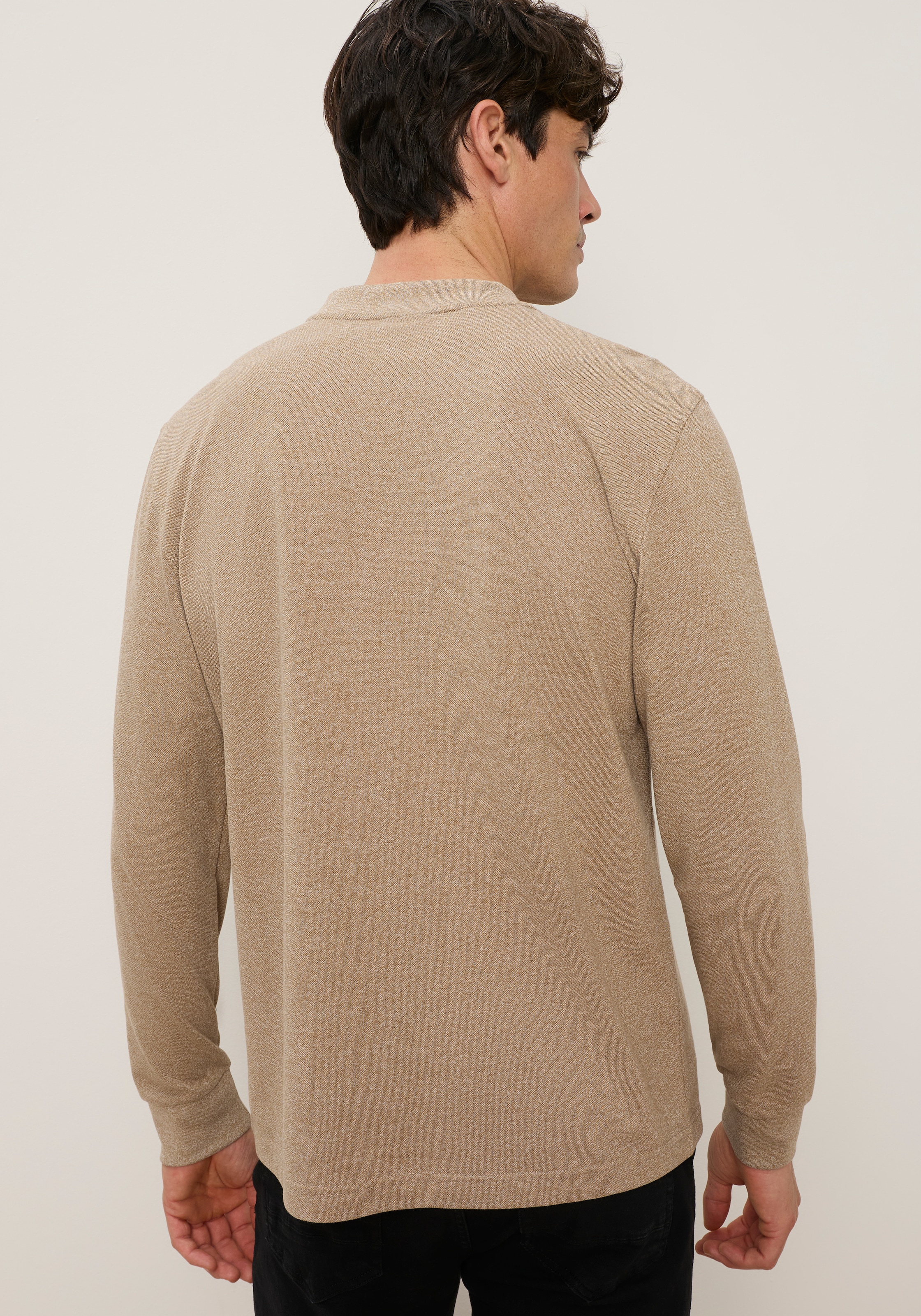 Bruno Banani Henleyshirt Geschmeidige melierte Jersey-Qualität mit markantem Henley-Ausschnitt
