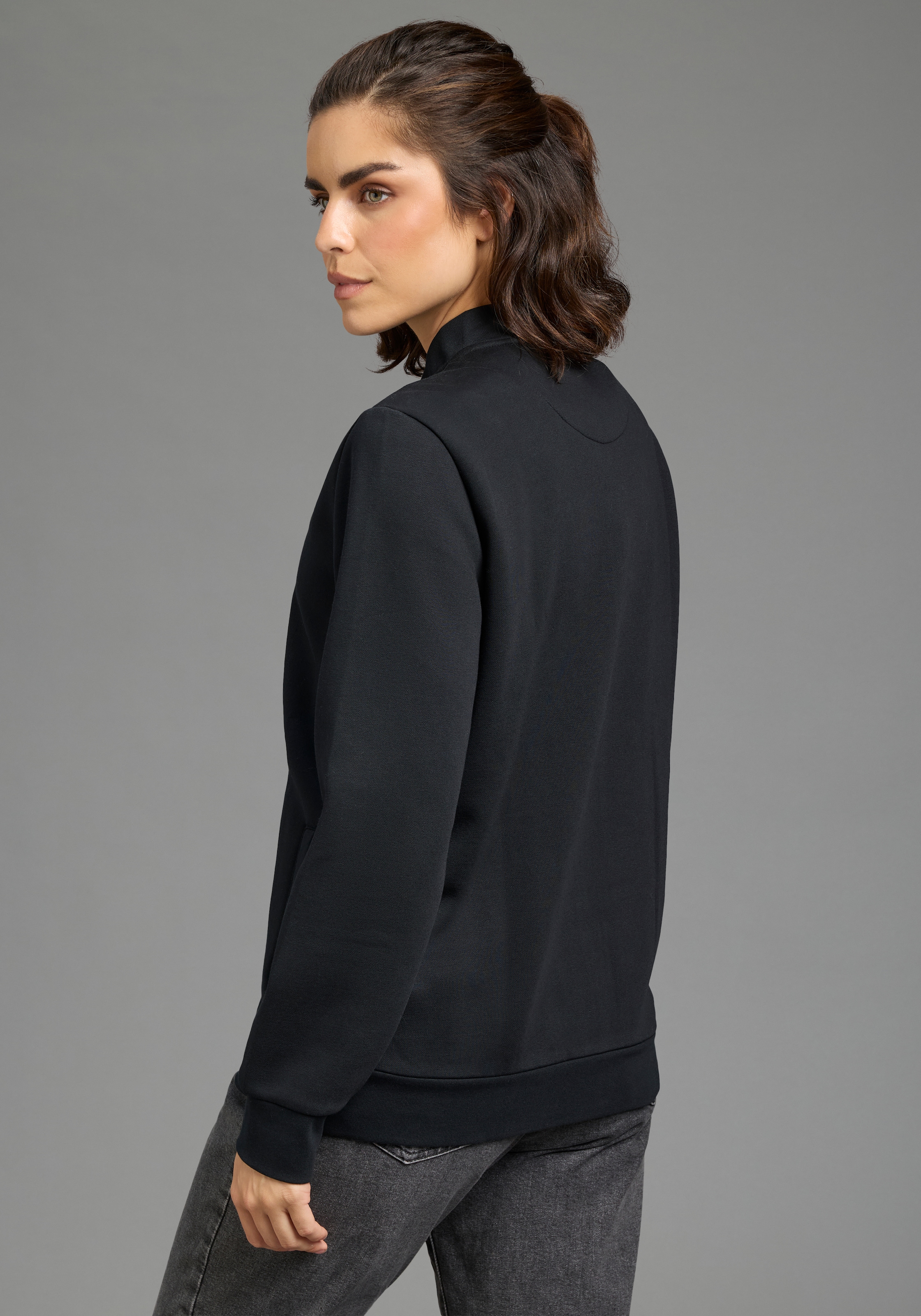 Laura Scott Sweatjacke 1 in  Blousonform aus kuscheliger Sweatware, glänzendem Reißverschluss