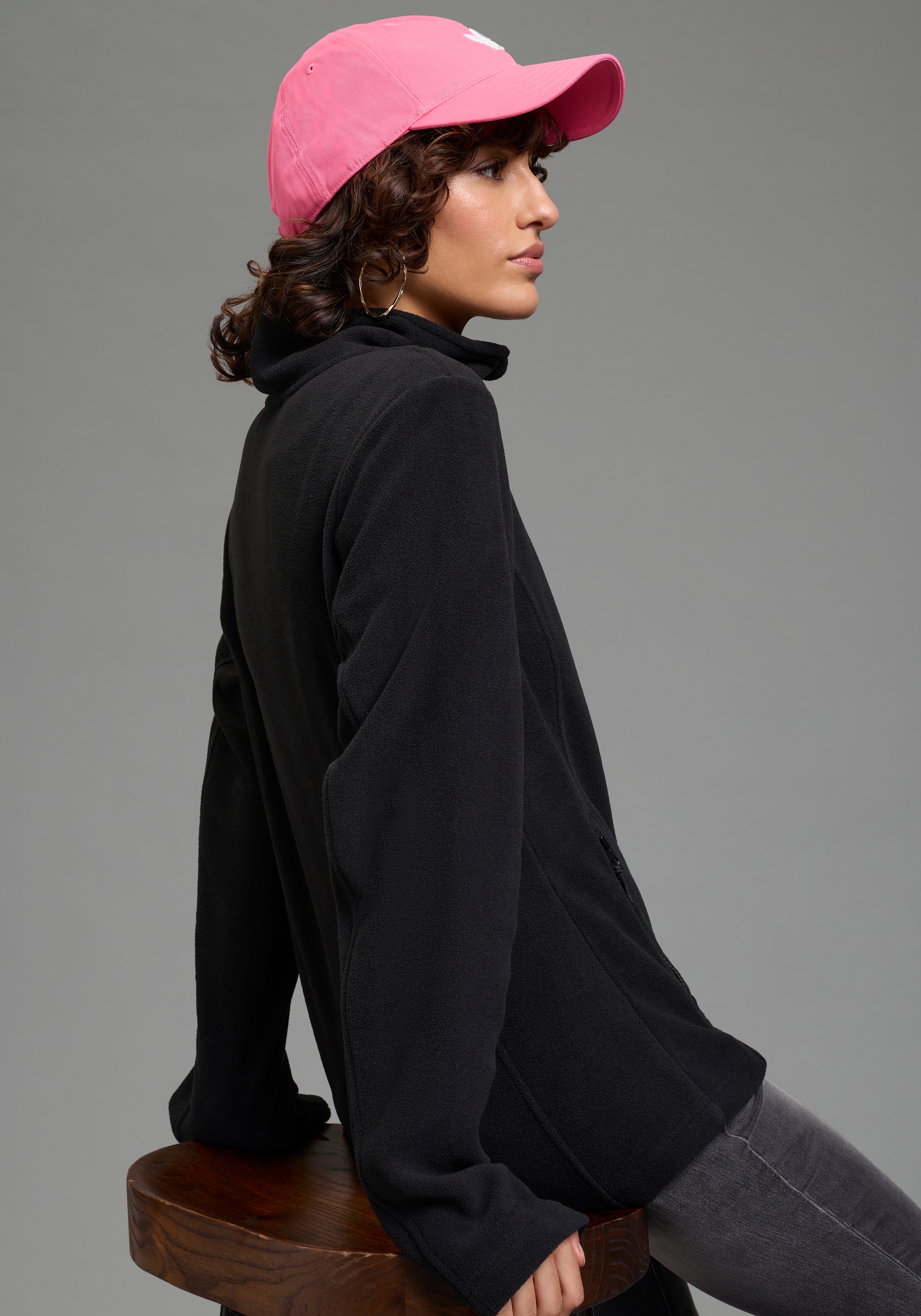 Ocean Sportswear Fleecejacke aus weichem Fleece-Material, unifarben, mit Logostickerei